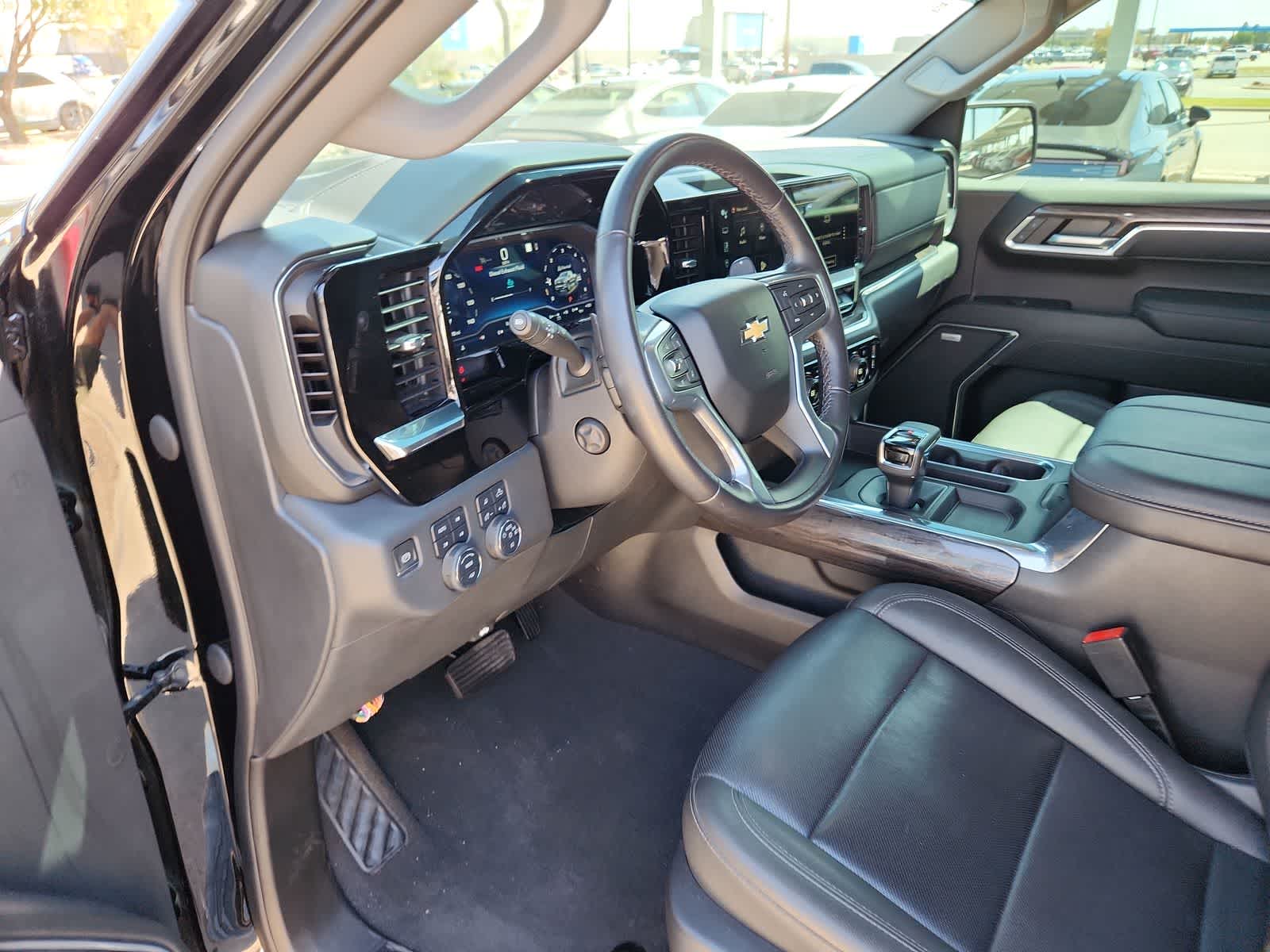 Thumbnail: 2023 Chevrolet Silverado 1500 - 10
