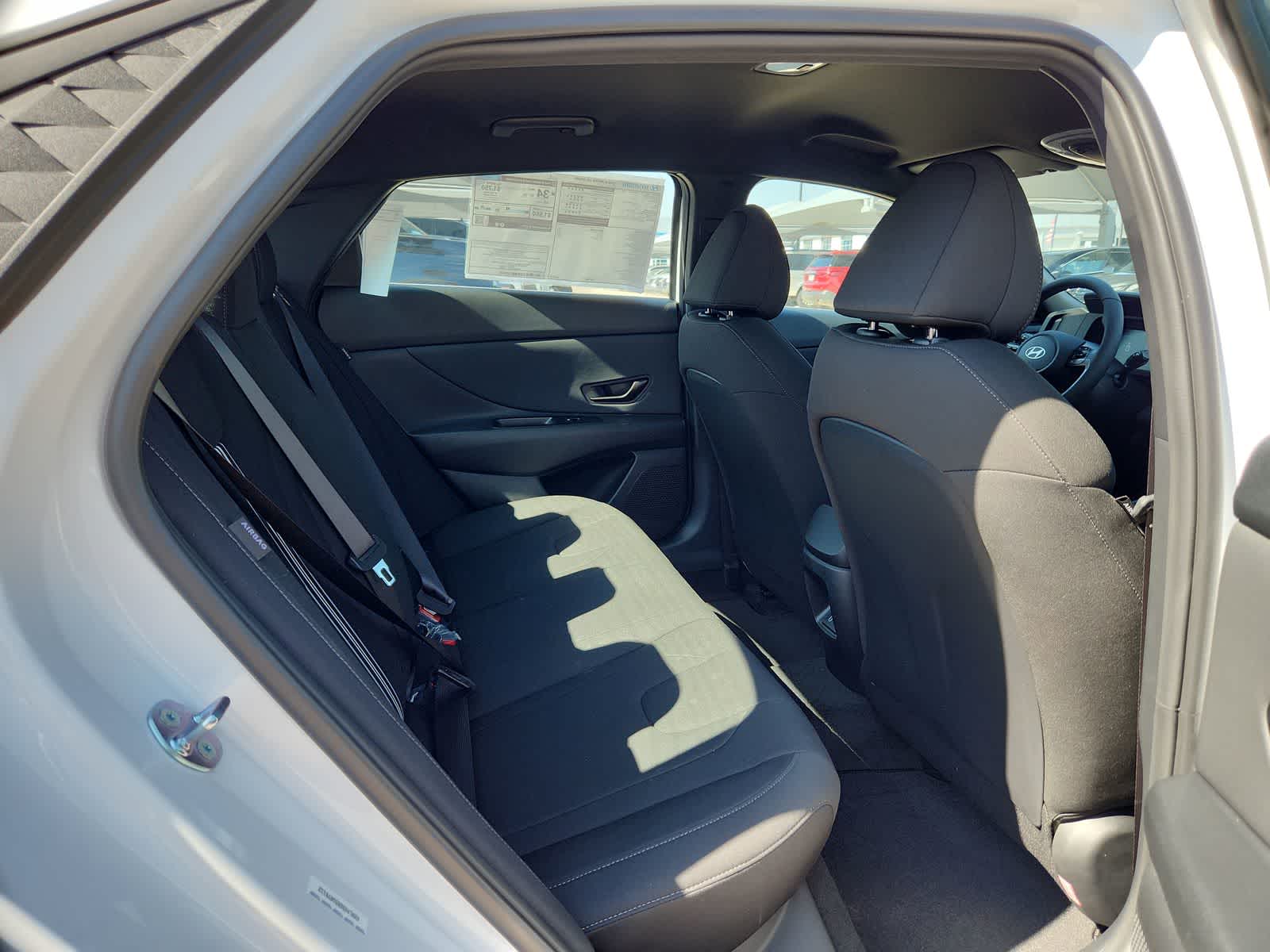 Thumbnail: 2025 Hyundai Elantra - 17