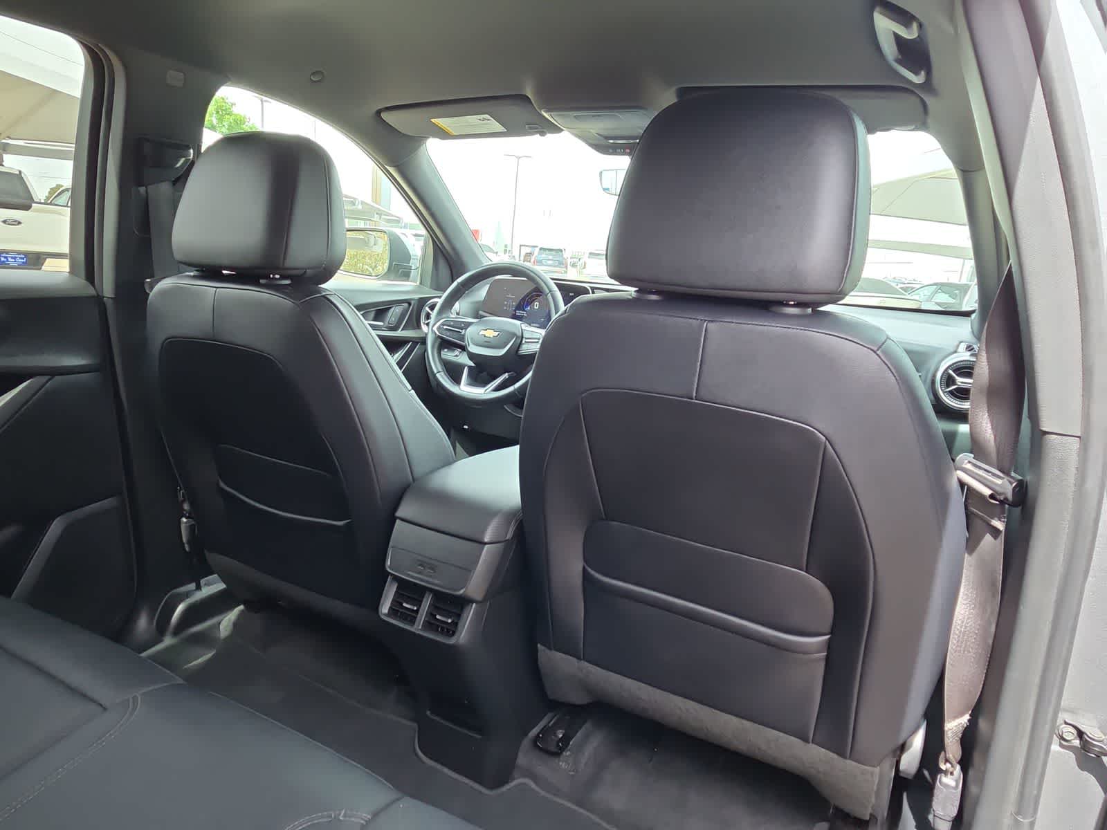 Thumbnail: 2025 Chevrolet Equinox - 16