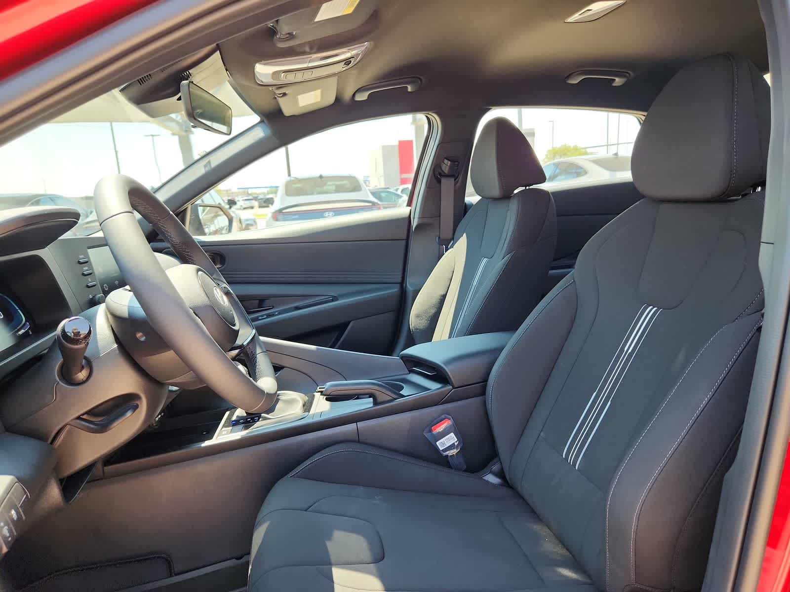 Thumbnail: 2025 Hyundai Elantra - 15