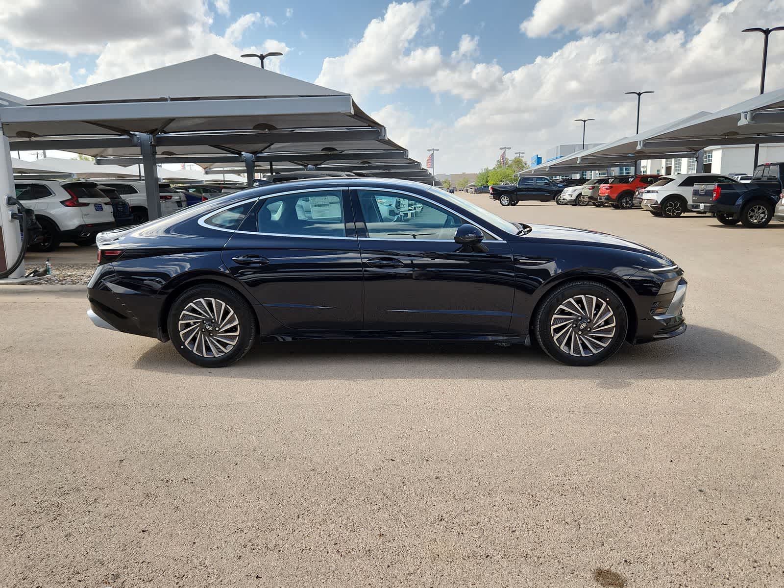 Thumbnail: 2025 Hyundai Sonata - 9