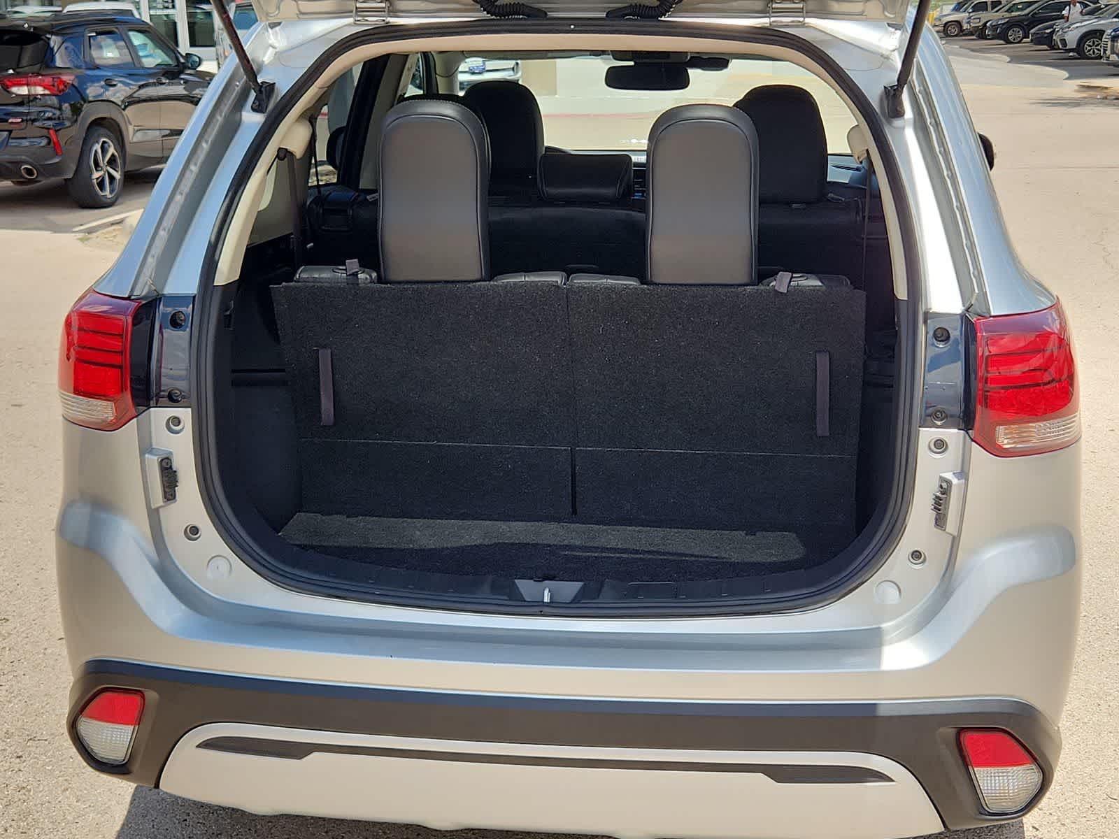 2020 Mitsubishi Outlander SE 23