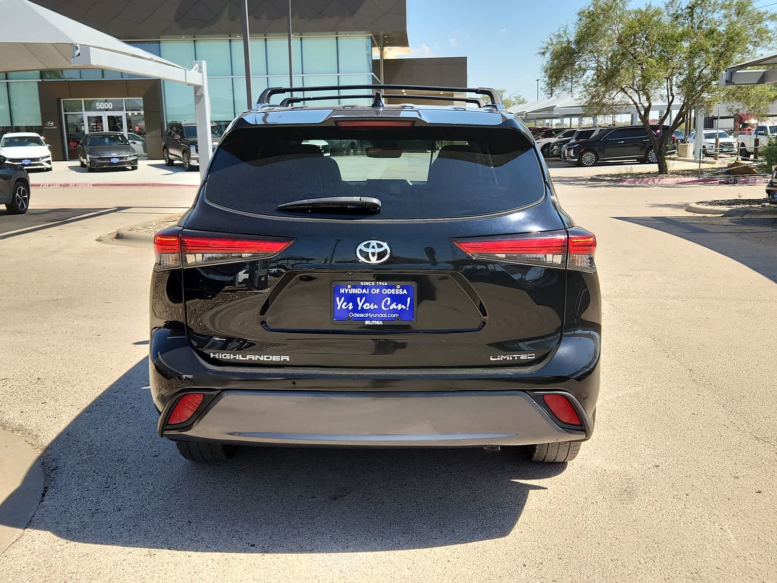 Thumbnail: 2022 Toyota Highlander - 6