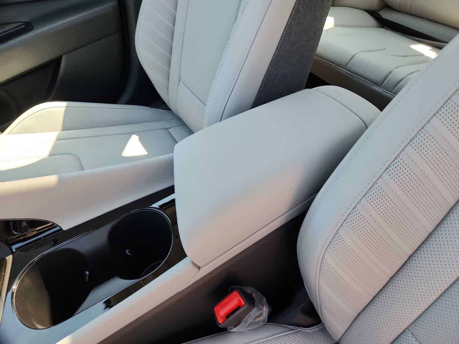 Thumbnail: 2025 Hyundai Elantra - 20