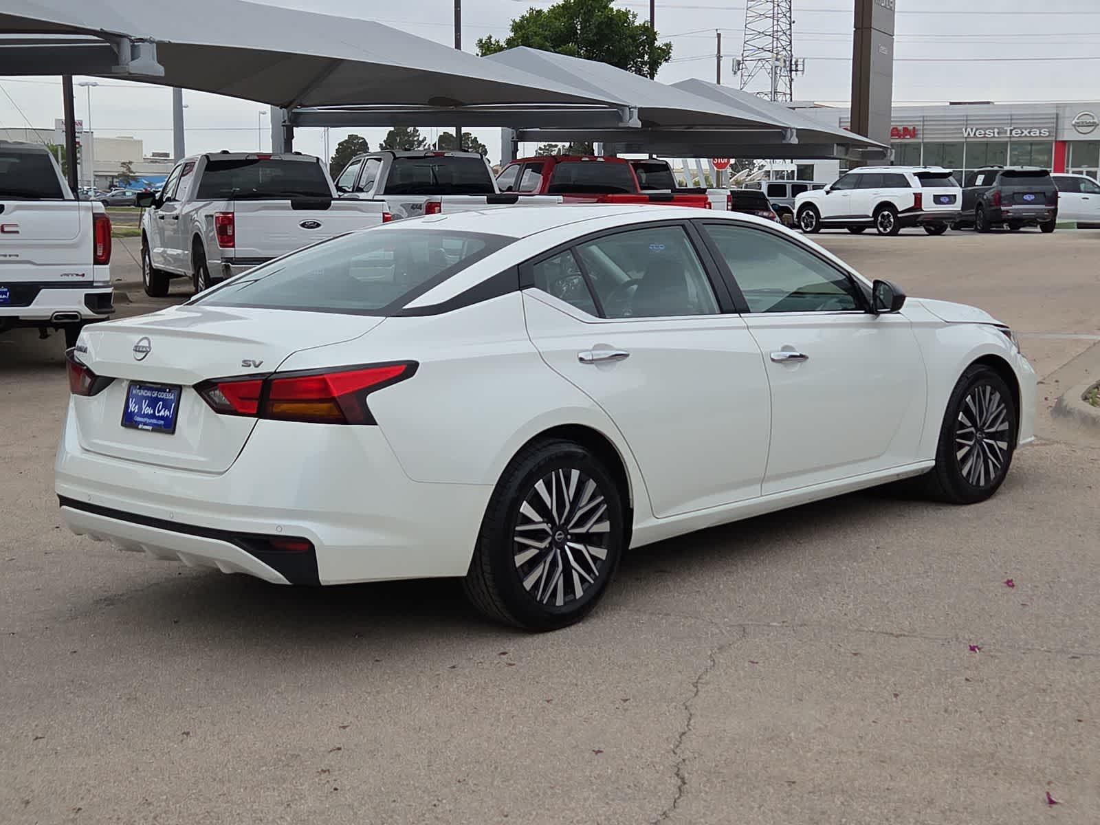Thumbnail: 2024 Nissan Altima - 8