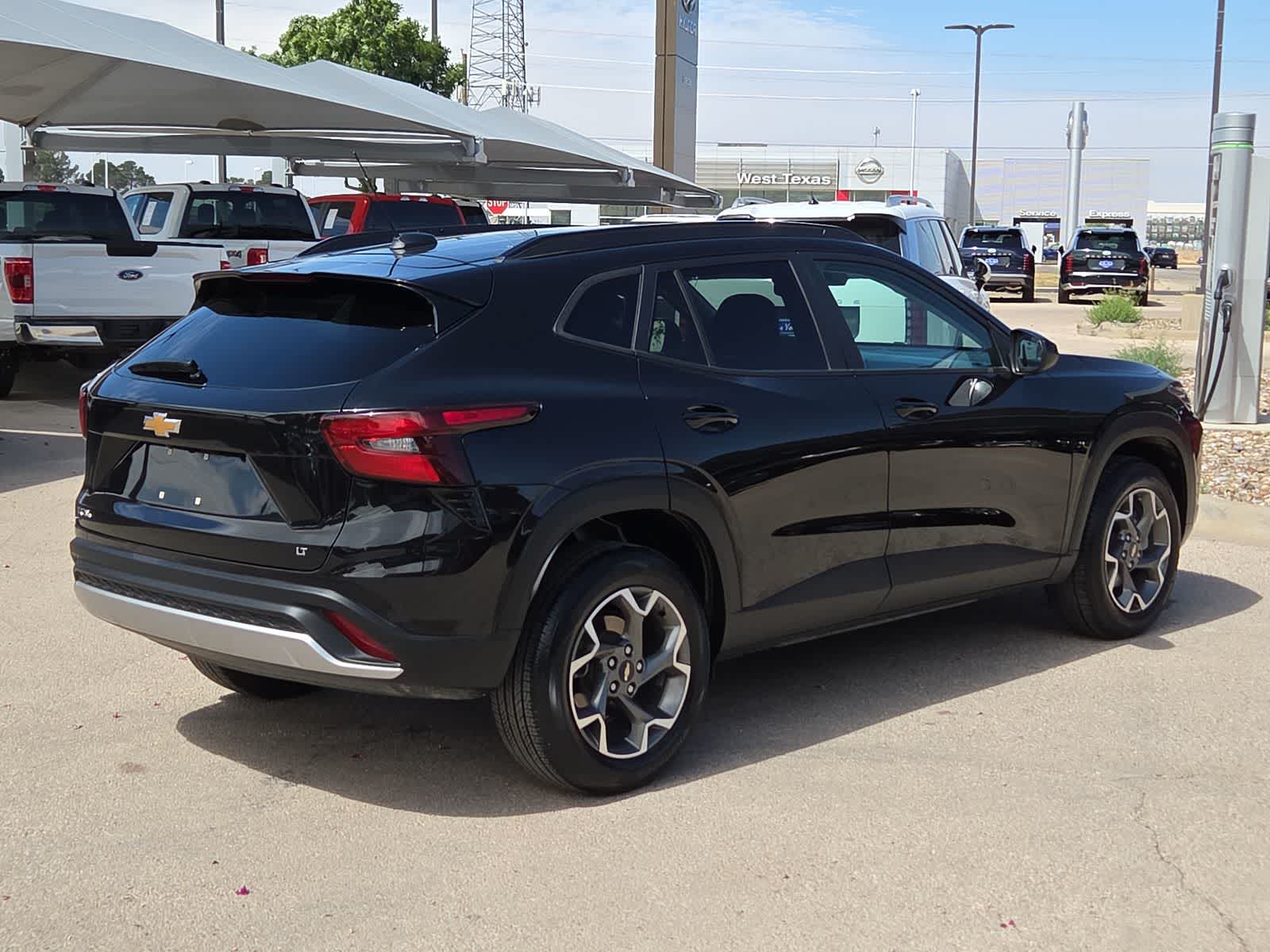 Thumbnail: 2025 Chevrolet Trax - 8