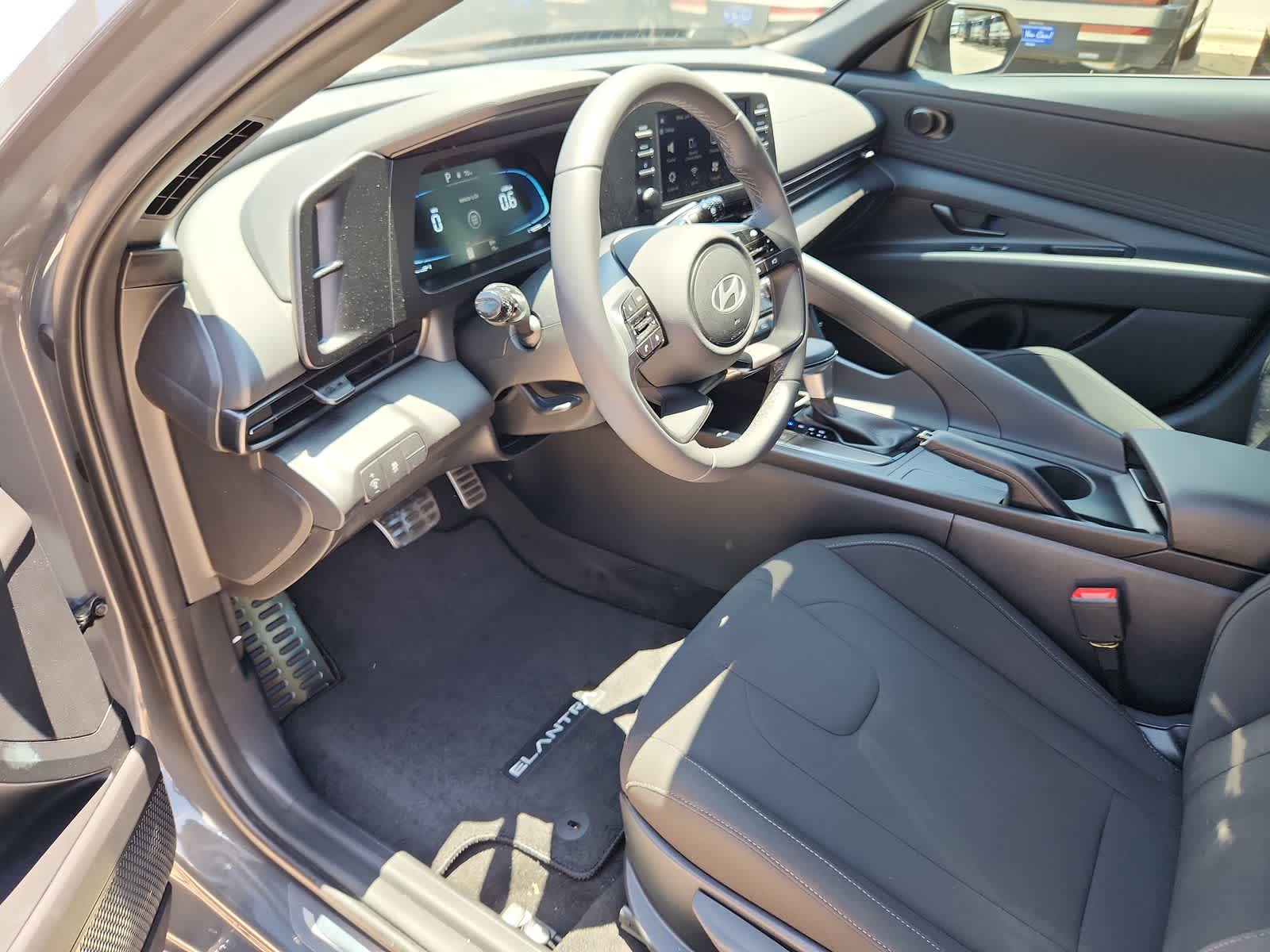 Thumbnail: 2025 Hyundai Elantra - 10