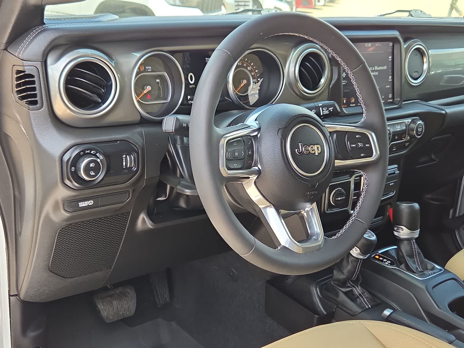 Thumbnail: 2023 Jeep Gladiator - 10