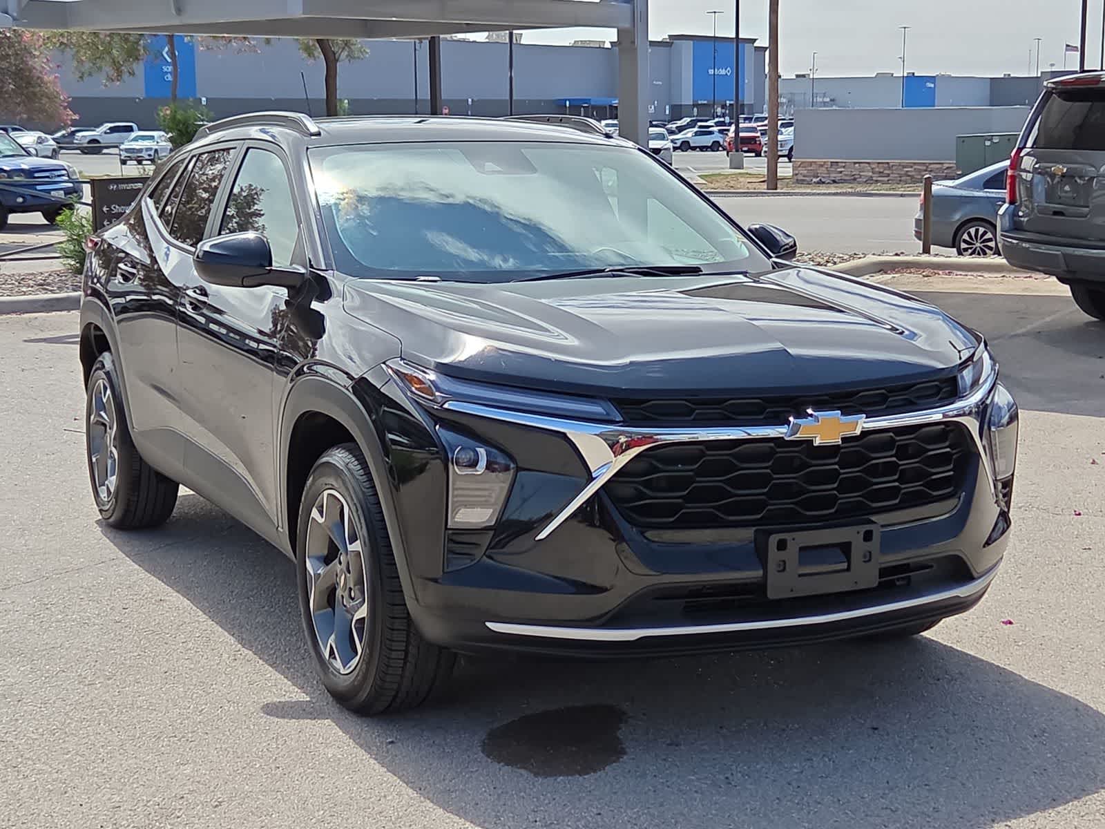 Thumbnail: 2025 Chevrolet Trax - 3