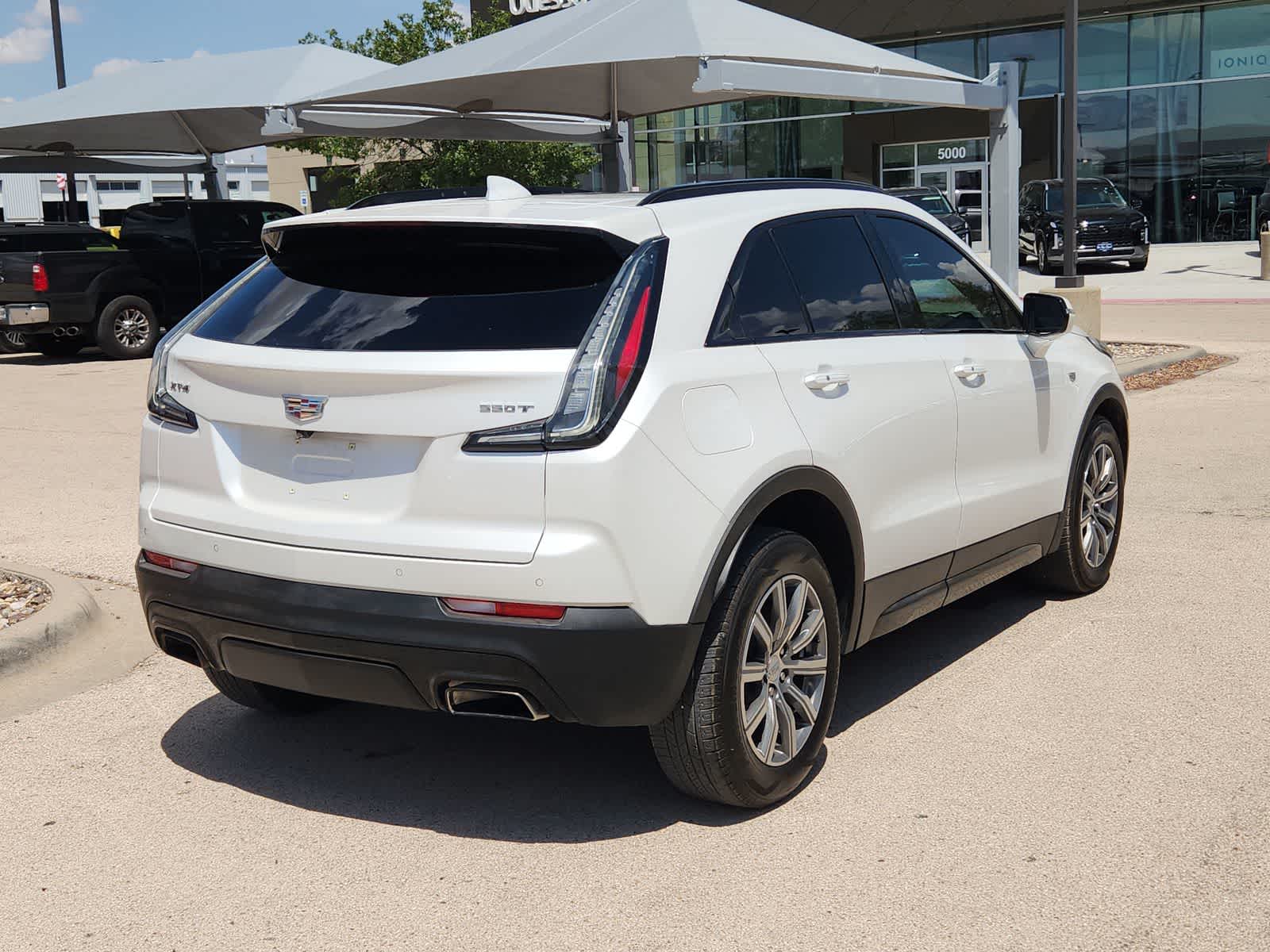 Thumbnail: 2021 Cadillac XT4 - 8