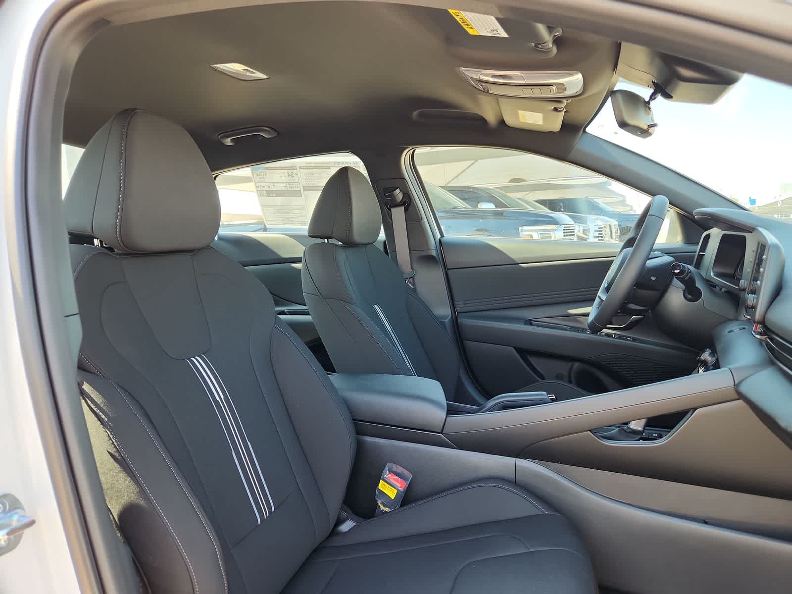 Thumbnail: 2025 Hyundai Elantra - 18