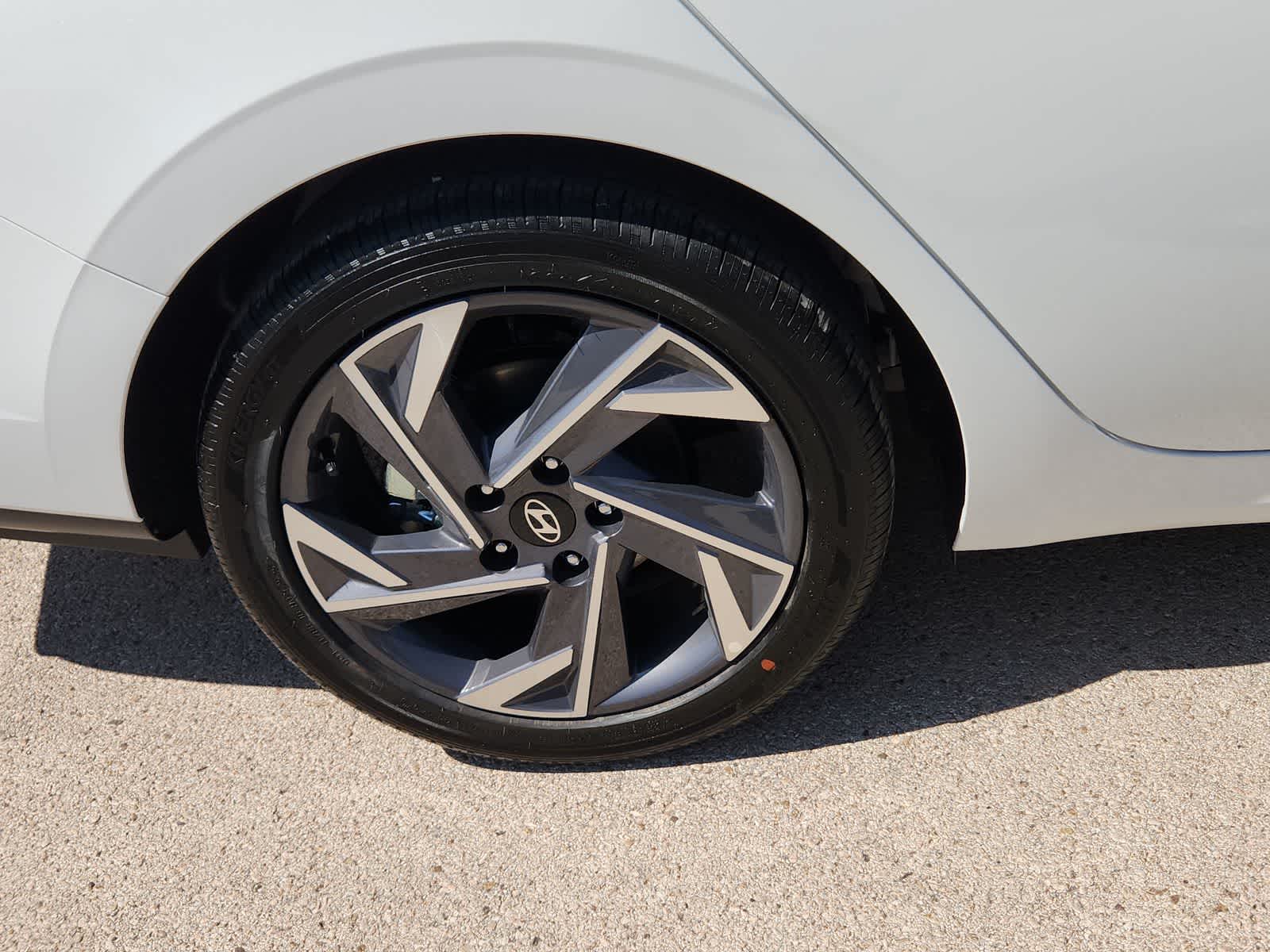 Thumbnail: 2025 Hyundai Elantra - 12