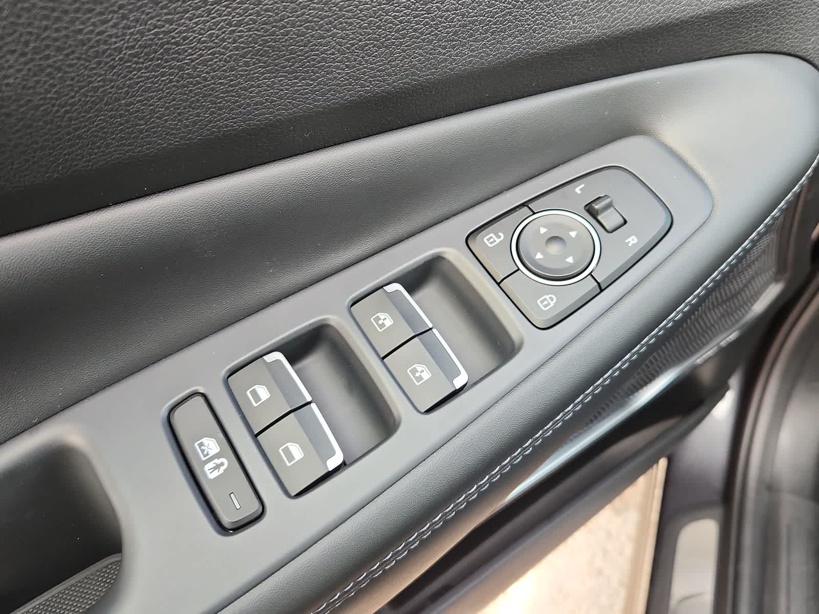 Thumbnail: 2023 Hyundai Santa Fe - 14