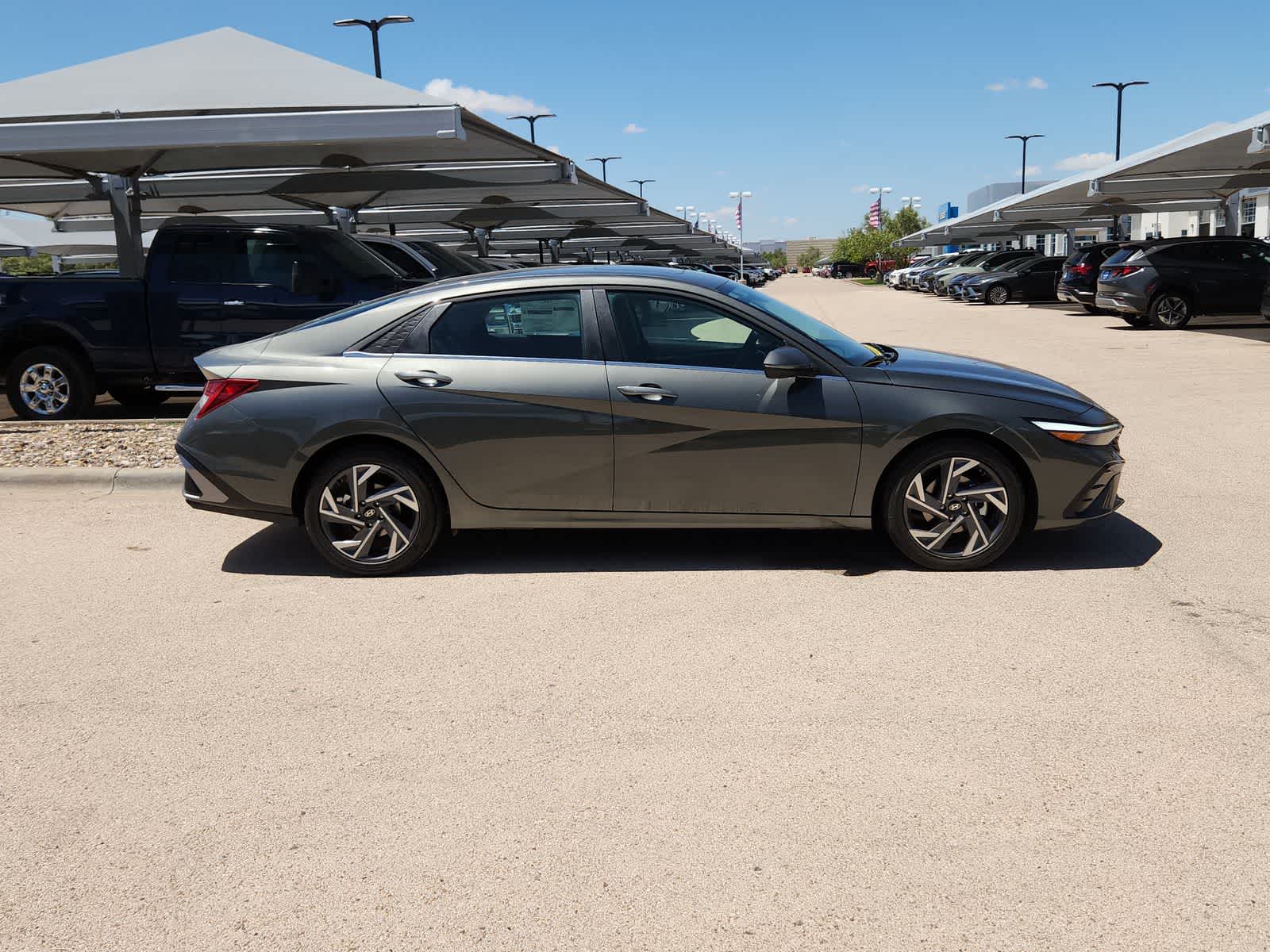 Thumbnail: 2025 Hyundai Elantra - 9