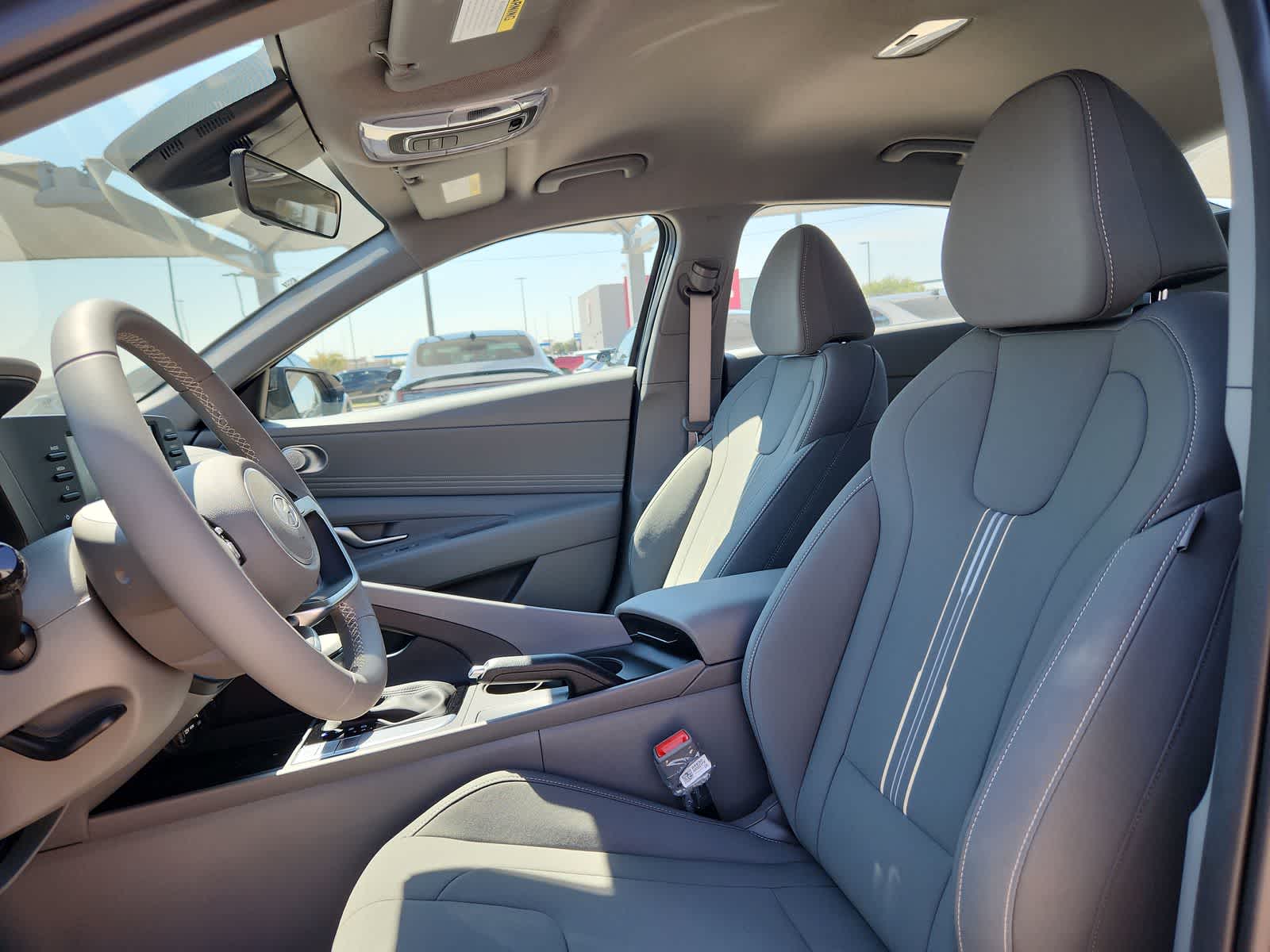 Thumbnail: 2025 Hyundai Elantra - 15