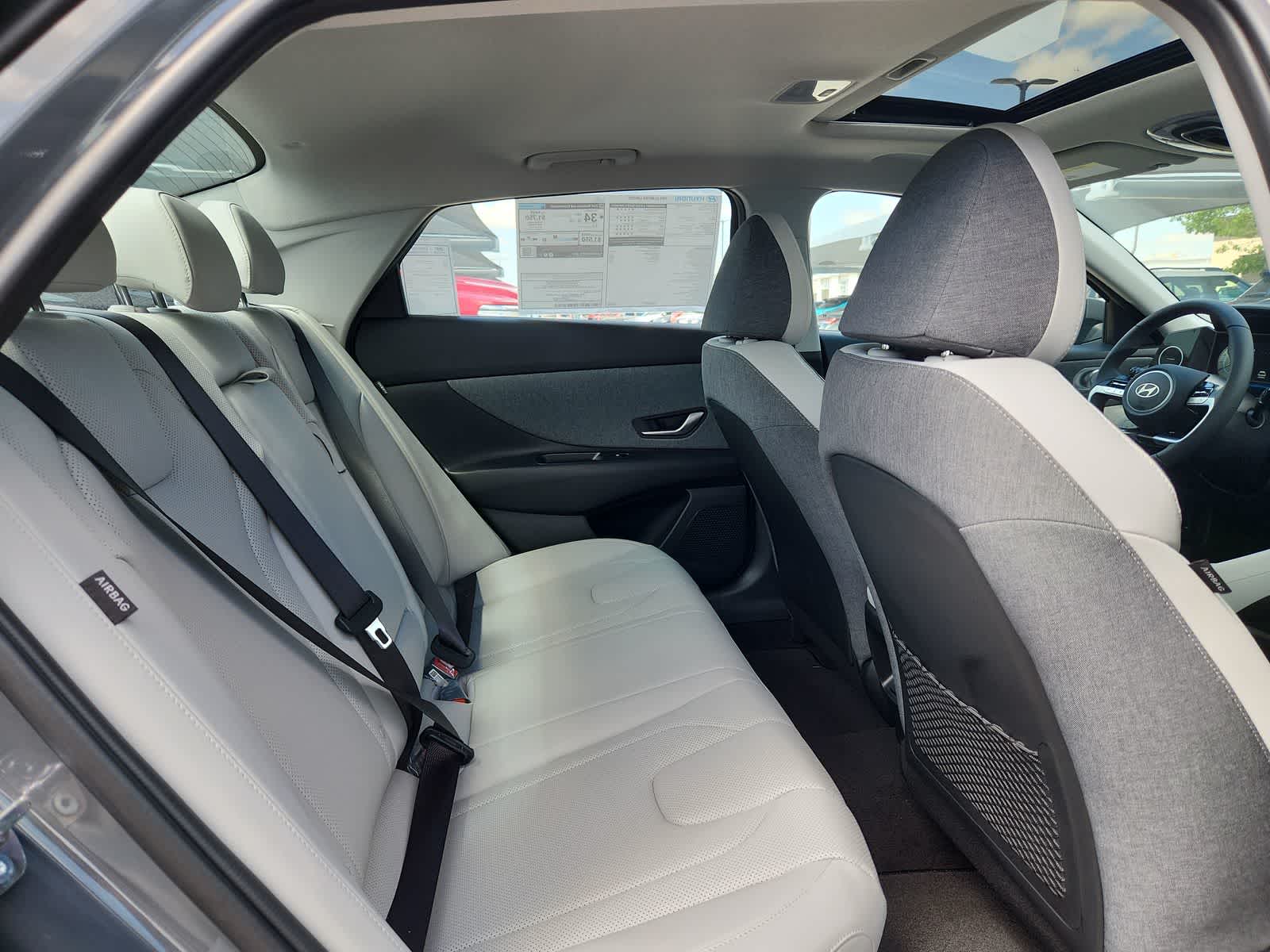 Thumbnail: 2025 Hyundai Elantra - 17