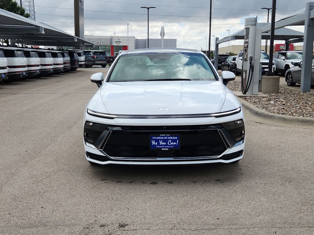 New 2025 Hyundai Sonata Hybrid Limited Sedan