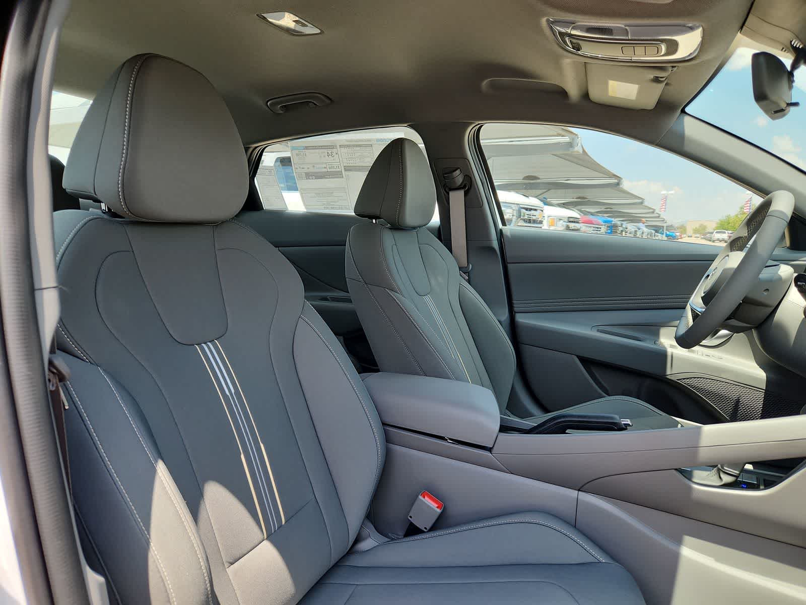 Thumbnail: 2025 Hyundai Elantra - 18