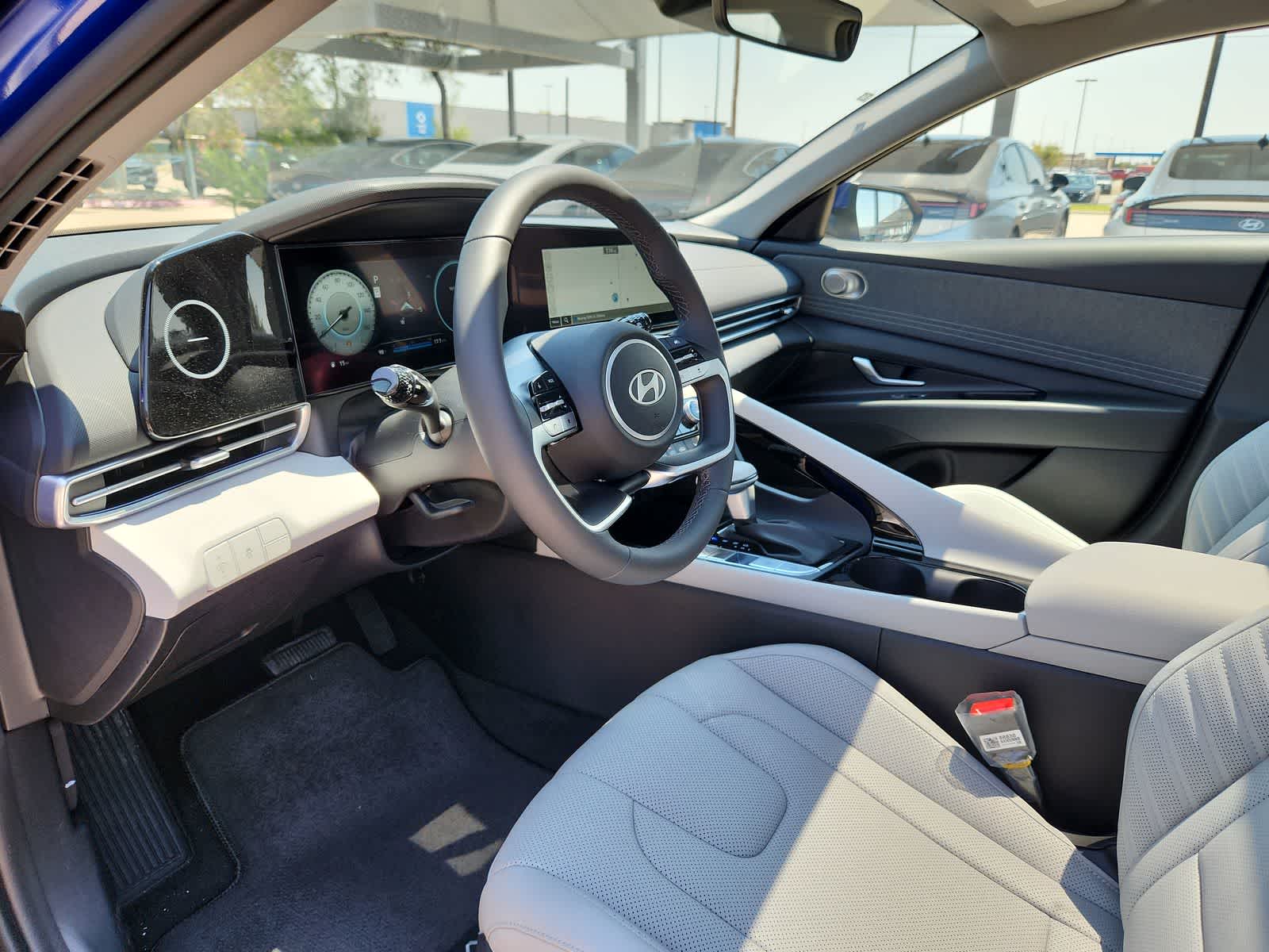 Thumbnail: 2025 Hyundai Elantra - 10