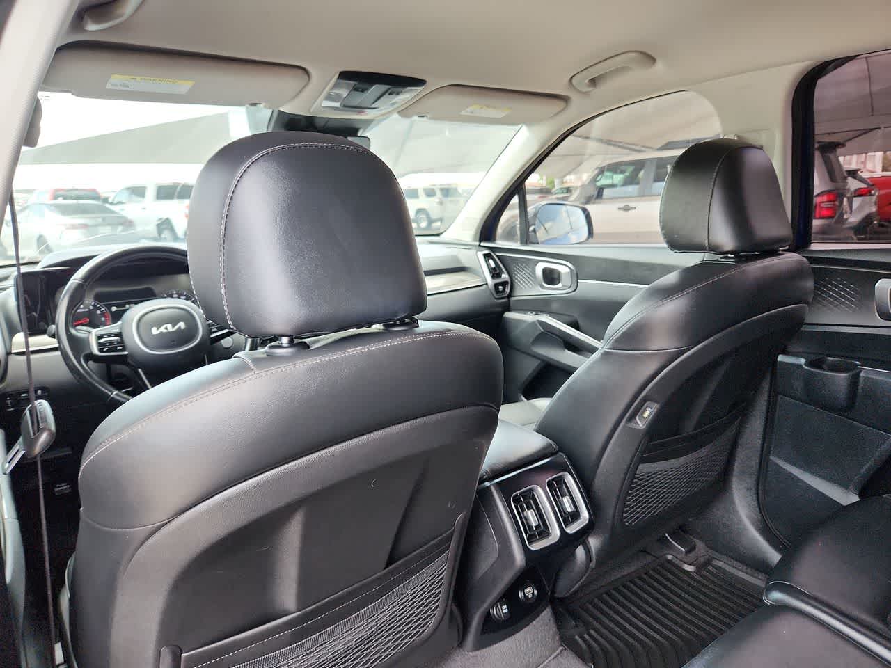 Thumbnail: 2022 Kia Sorento - 16