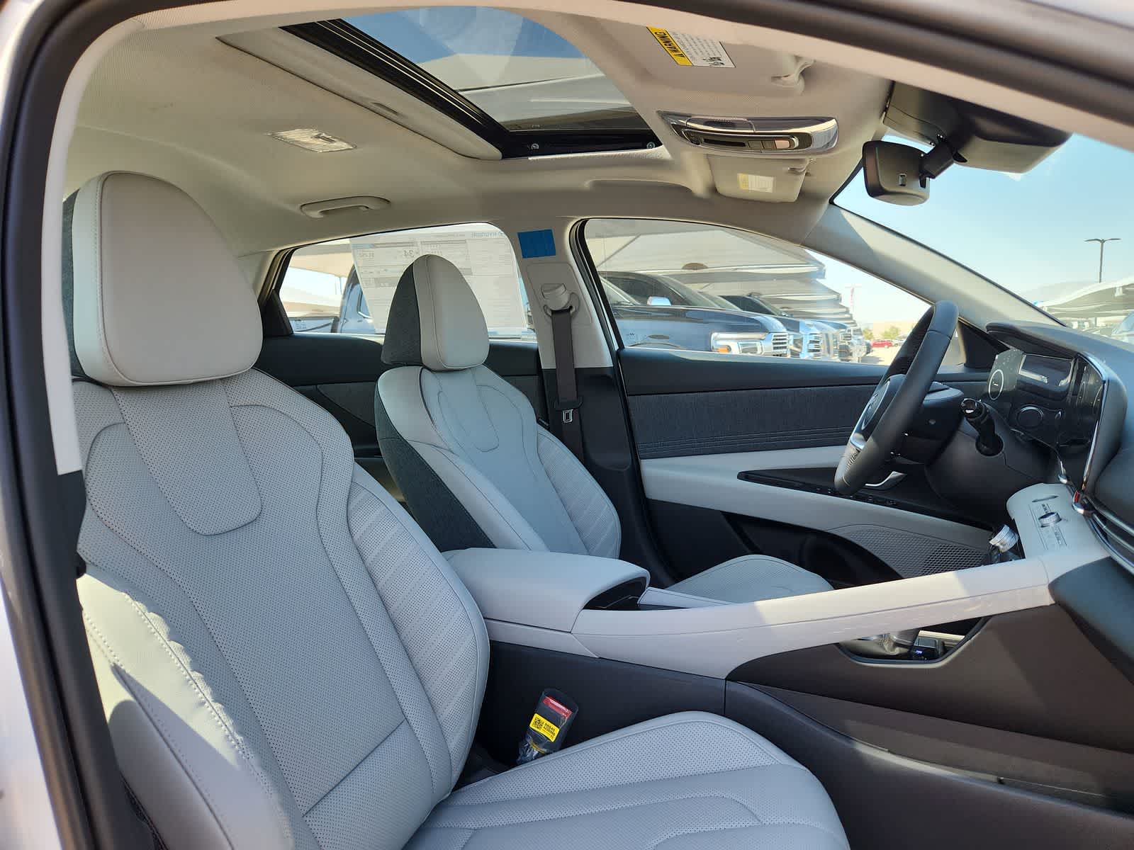 Thumbnail: 2025 Hyundai Elantra - 18