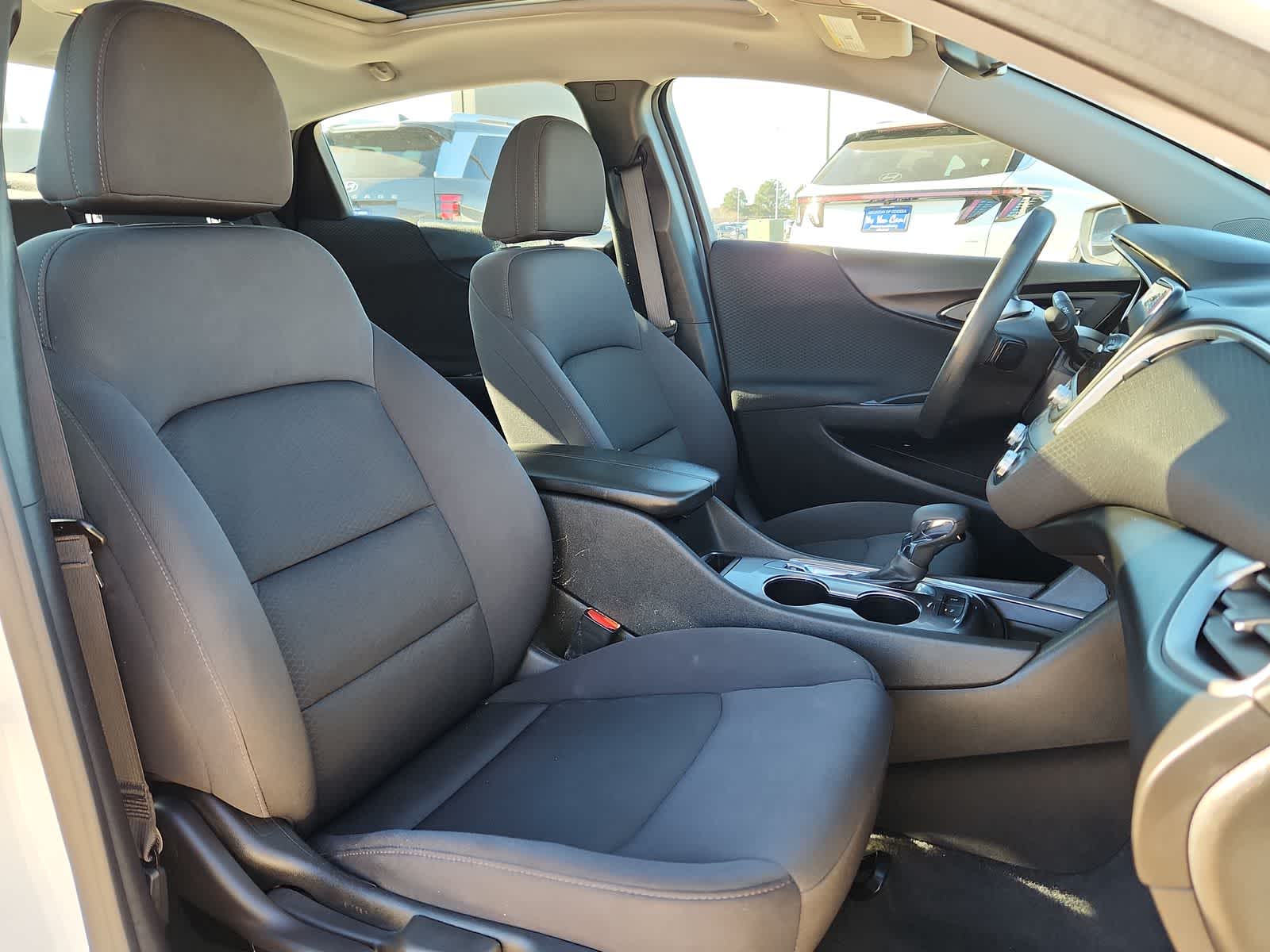 Thumbnail: 2024 Chevrolet Malibu - 18