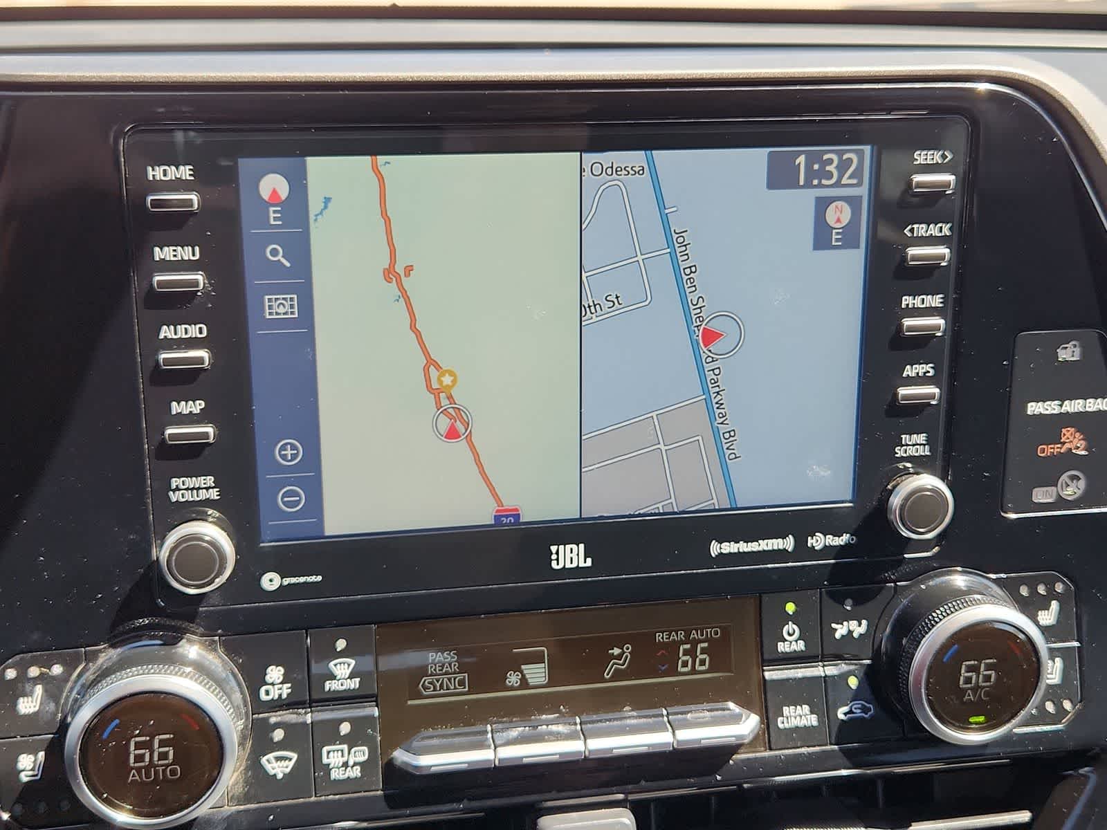 Thumbnail: 2022 Toyota Highlander - 23