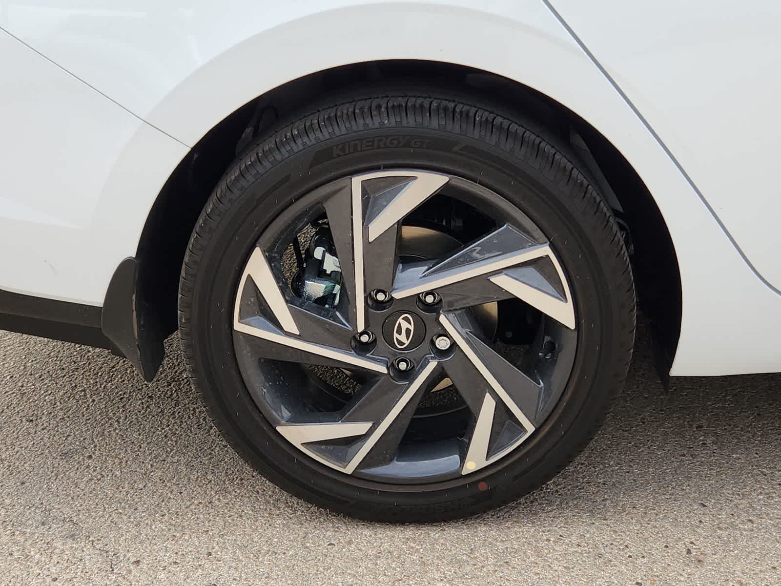 Thumbnail: 2025 Hyundai Elantra - 16