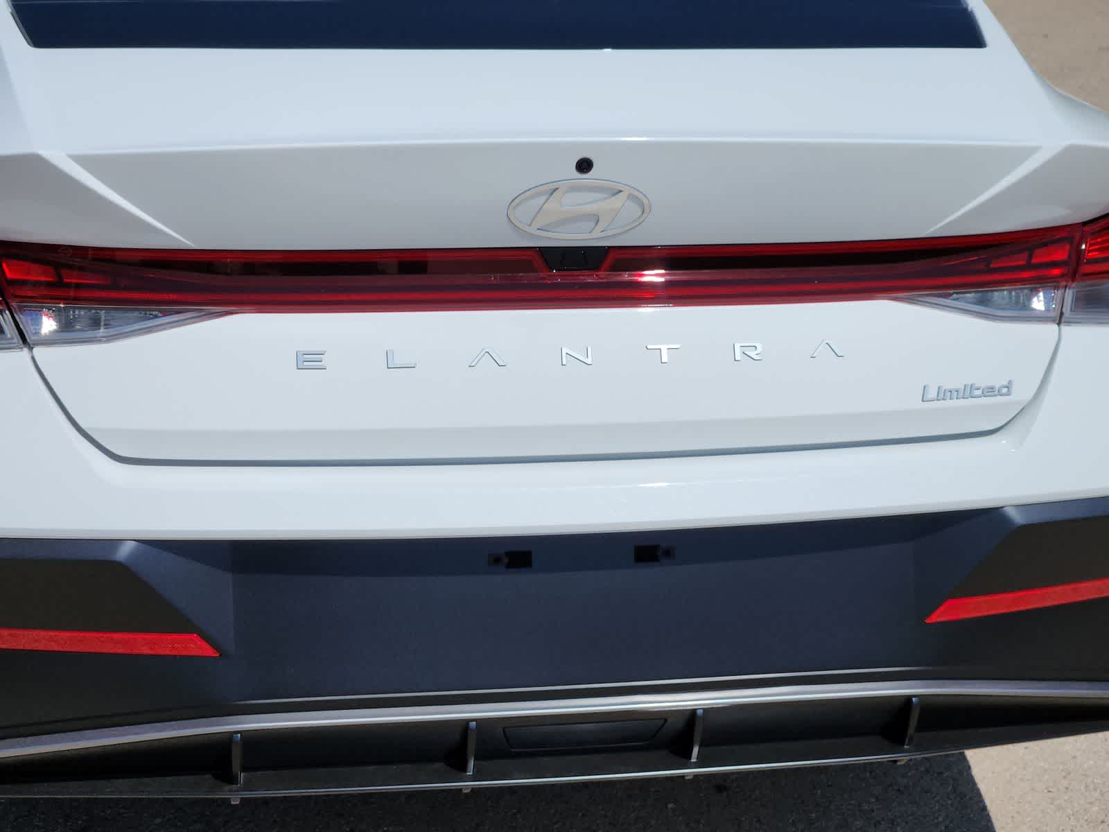 Thumbnail: 2025 Hyundai Elantra - 11