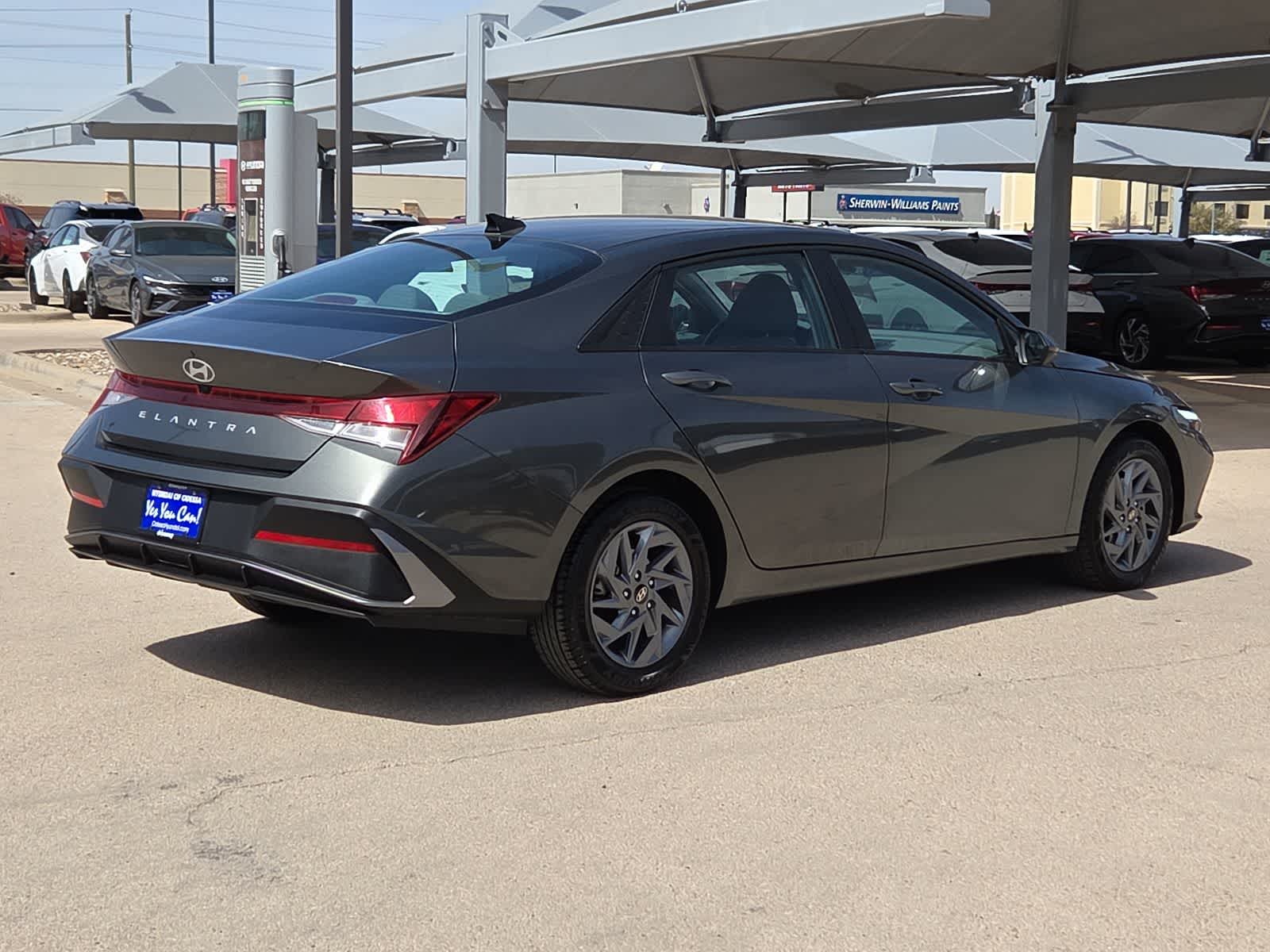 Thumbnail: 2024 Hyundai Elantra - 8