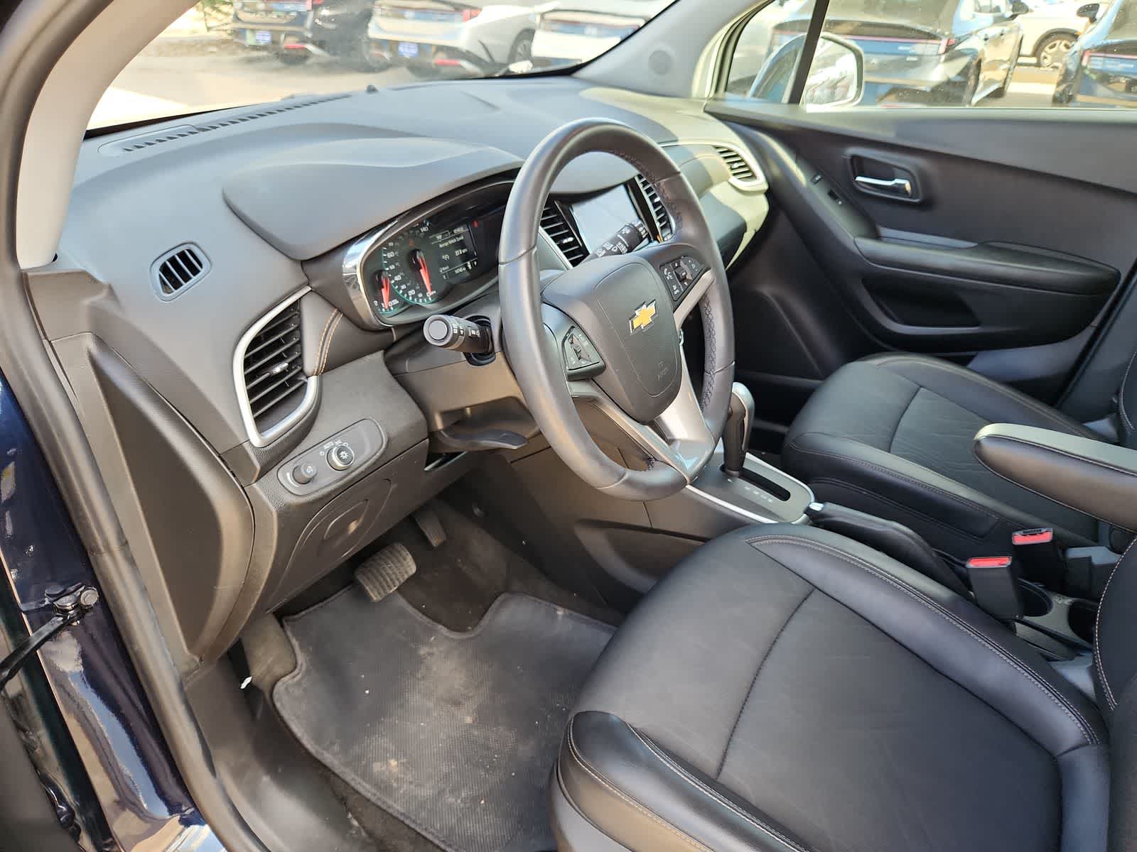 Thumbnail: 2022 Chevrolet Trax - 10