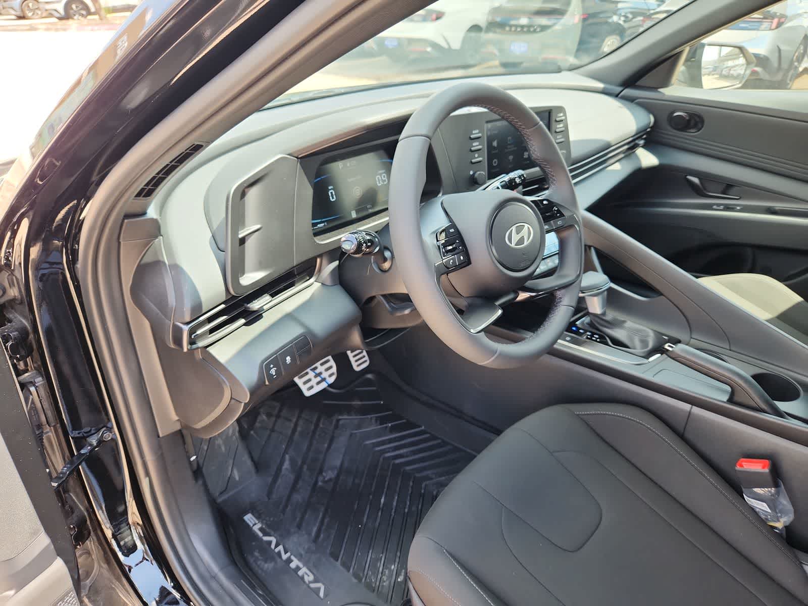 Thumbnail: 2025 Hyundai Elantra - 10