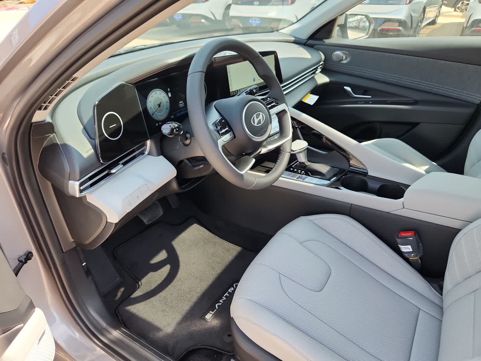 Thumbnail: 2025 Hyundai Elantra - 10