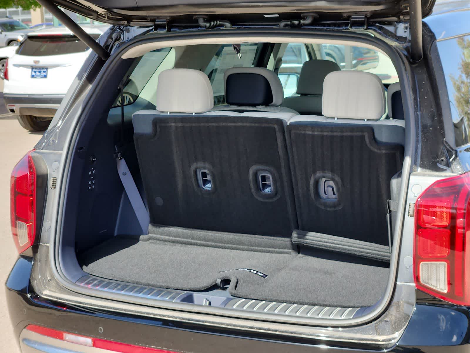 Thumbnail: 2025 Hyundai Palisade - 27