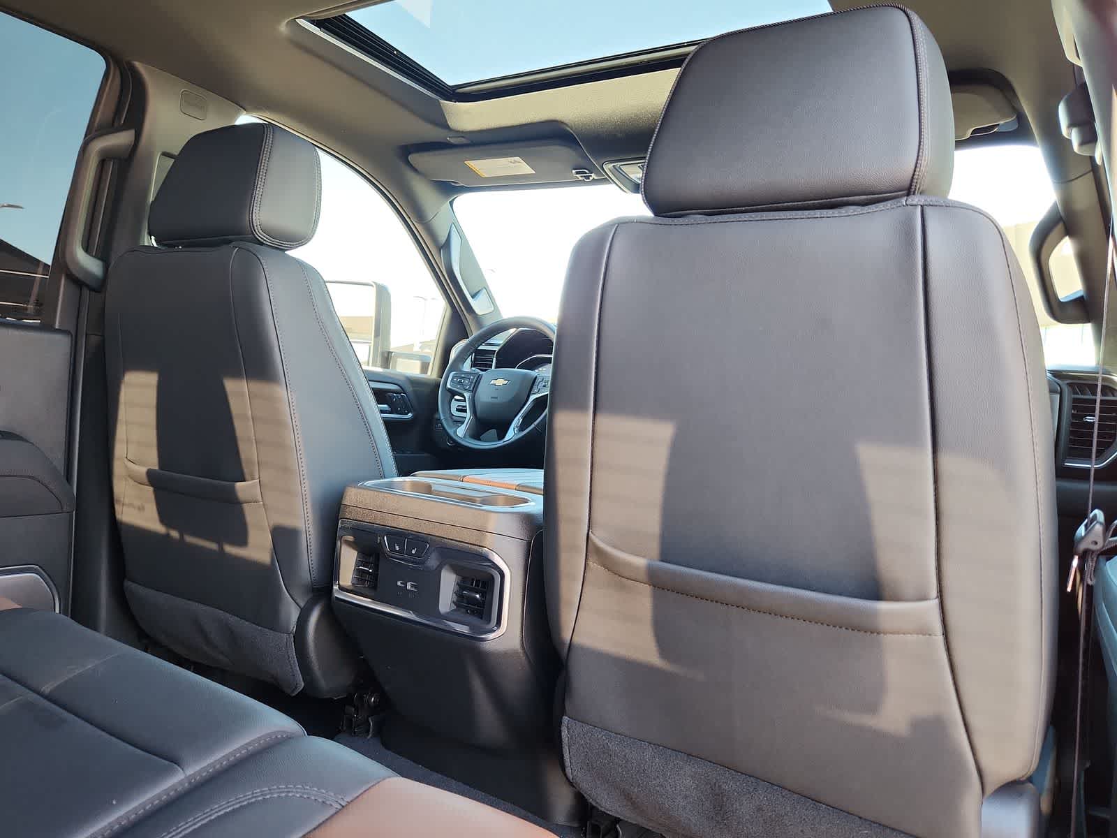 Thumbnail: 2025 Chevrolet Silverado 3500 - 16