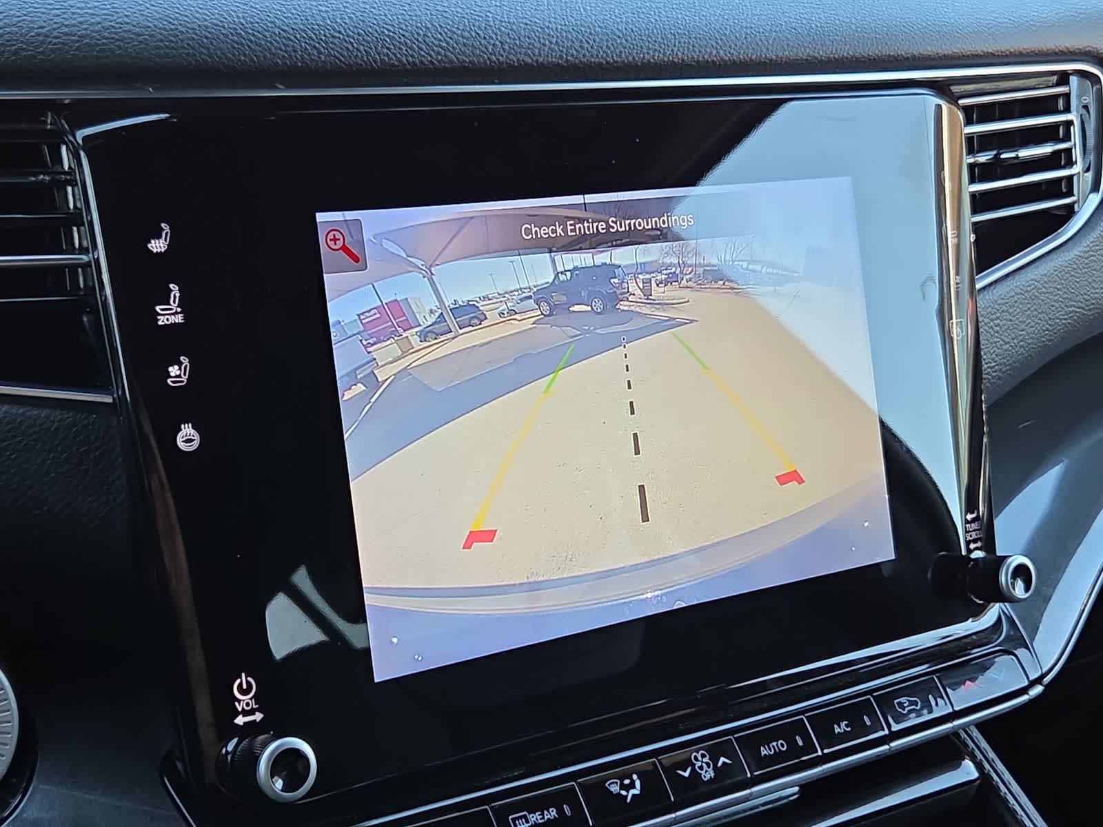 Thumbnail: 2022 Jeep Wagoneer - 25