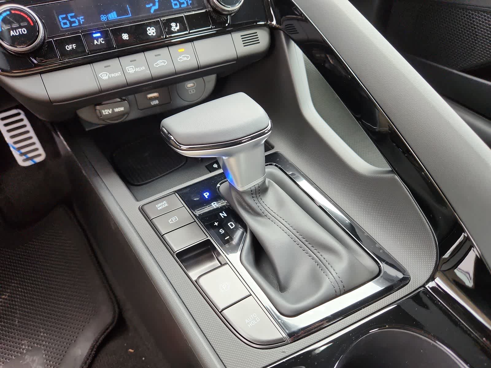 Thumbnail: 2025 Hyundai Elantra - 25