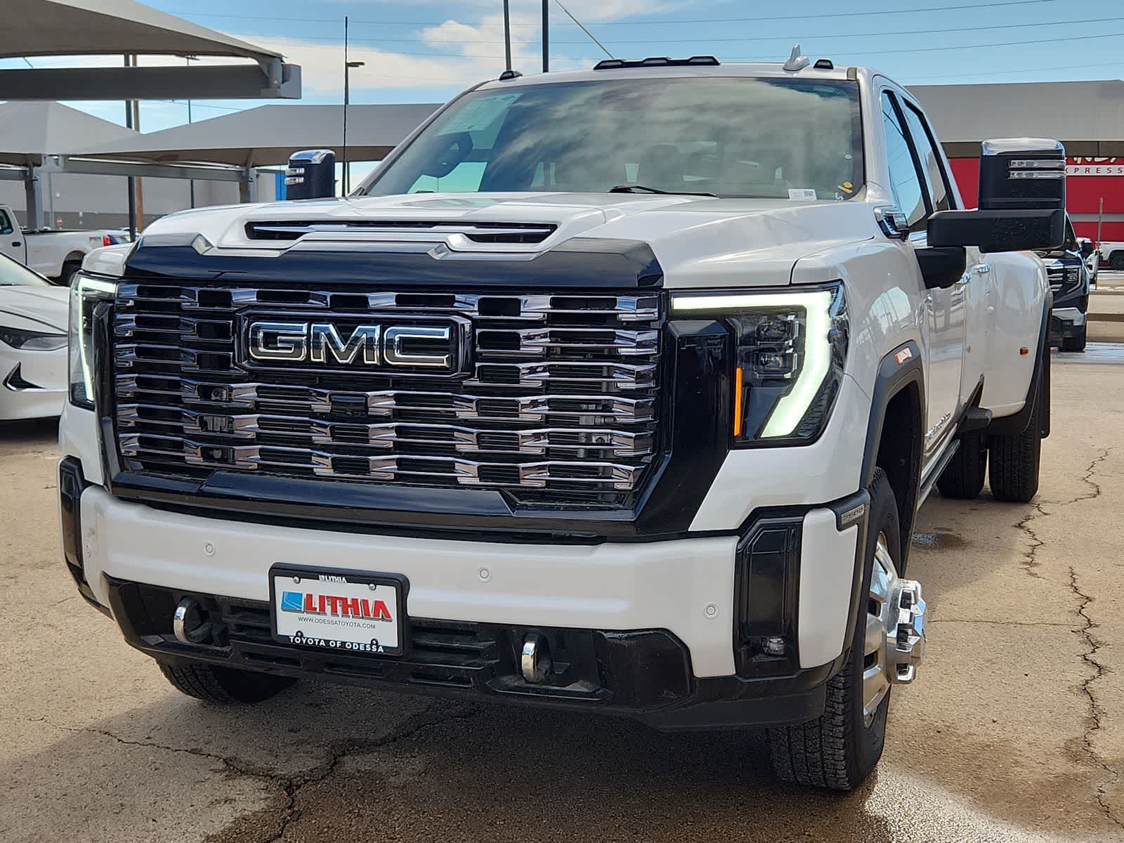 Thumbnail: 2025 GMC Sierra 3500 - 3