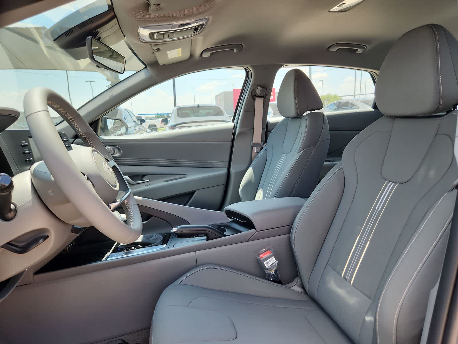 Thumbnail: 2025 Hyundai Elantra - 15