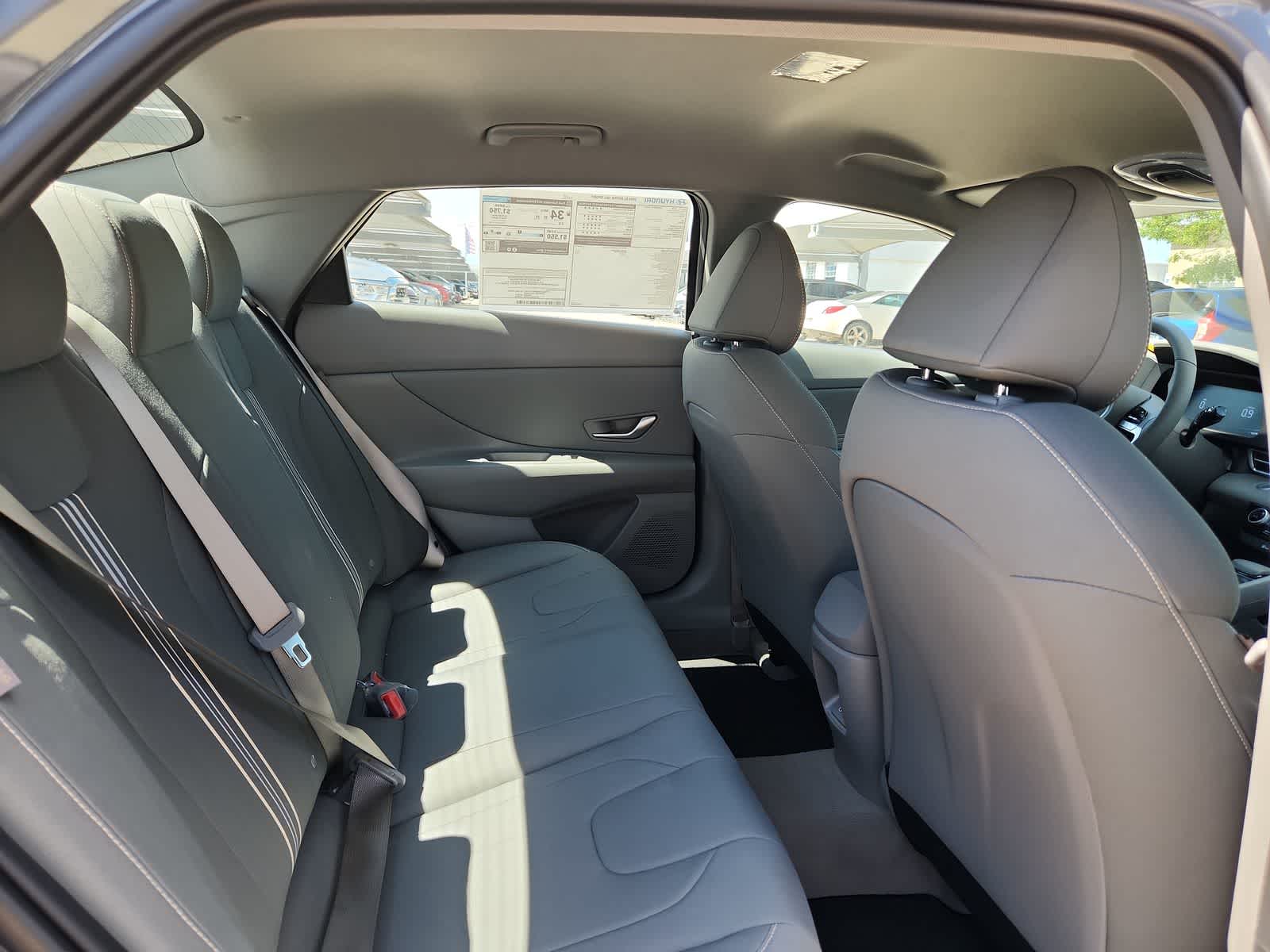 Thumbnail: 2025 Hyundai Elantra - 17