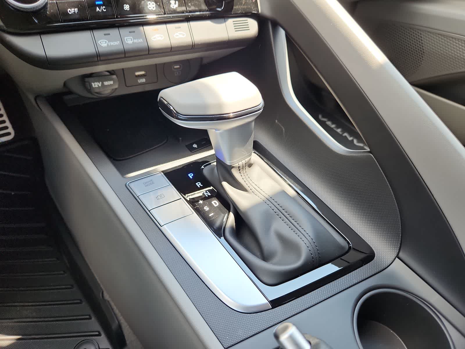 Thumbnail: 2025 Hyundai Elantra - 21