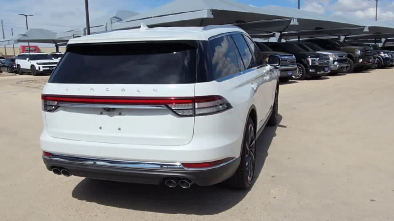 Thumbnail: 2022 Lincoln Aviator - 8