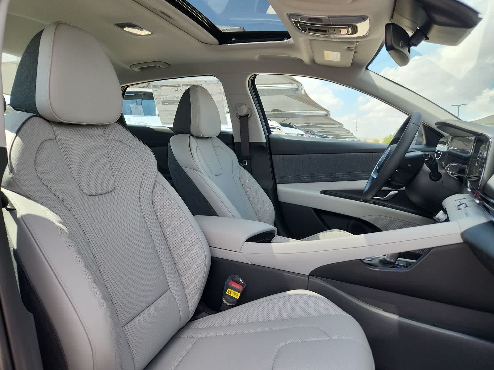 Thumbnail: 2025 Hyundai Elantra - 18