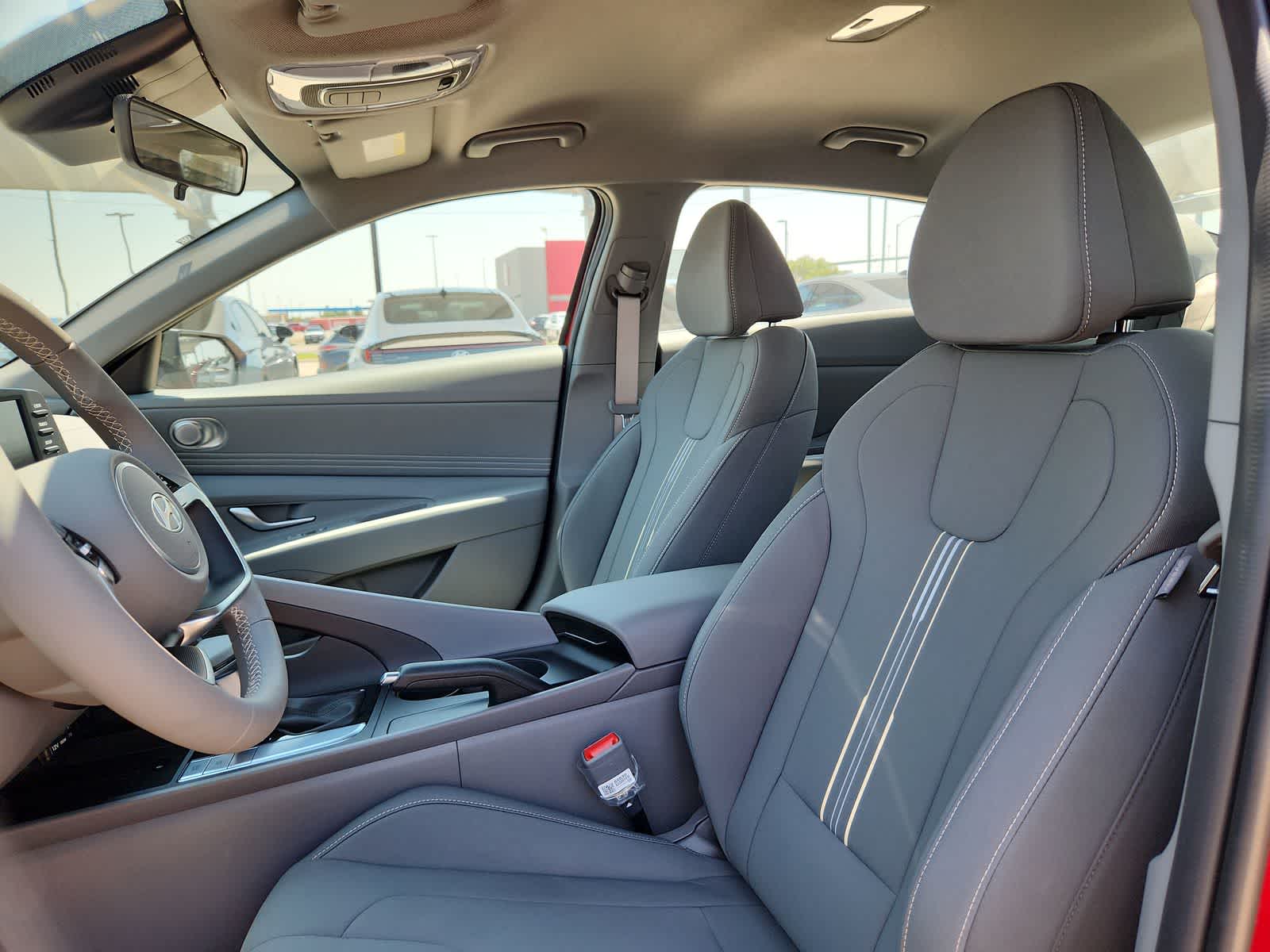Thumbnail: 2025 Hyundai Elantra - 15