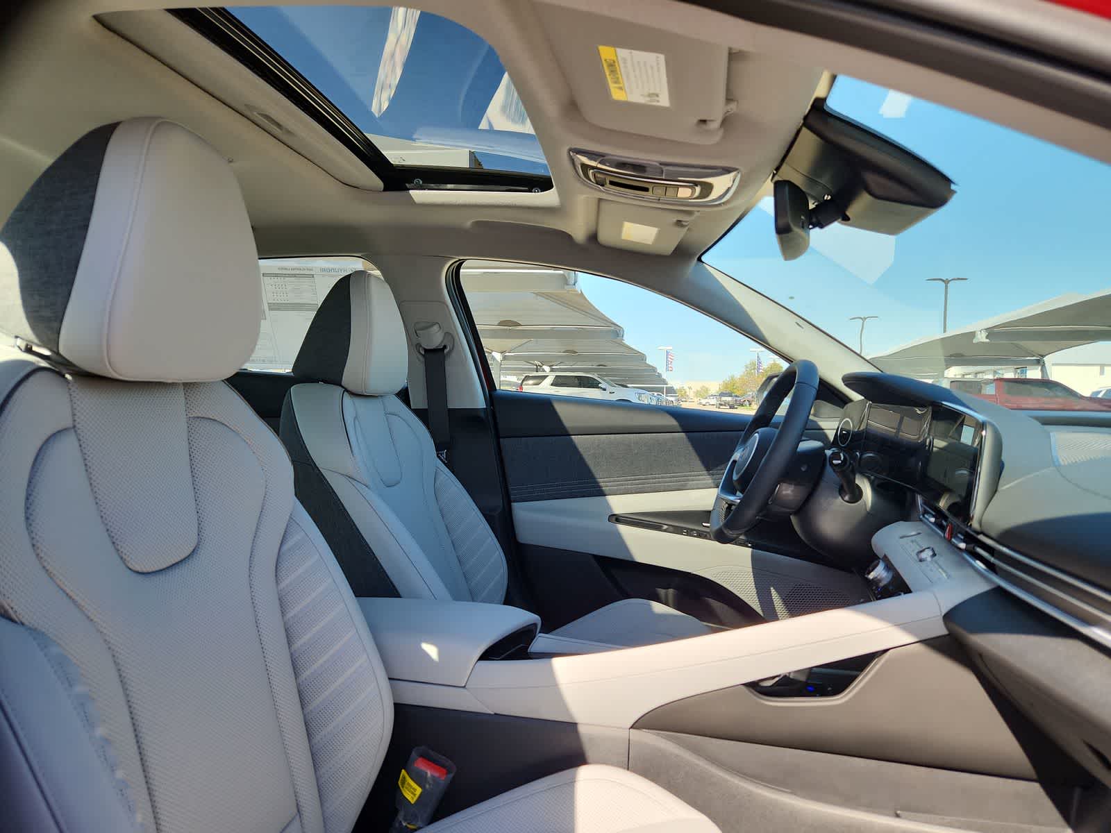 Thumbnail: 2025 Hyundai Elantra - 18