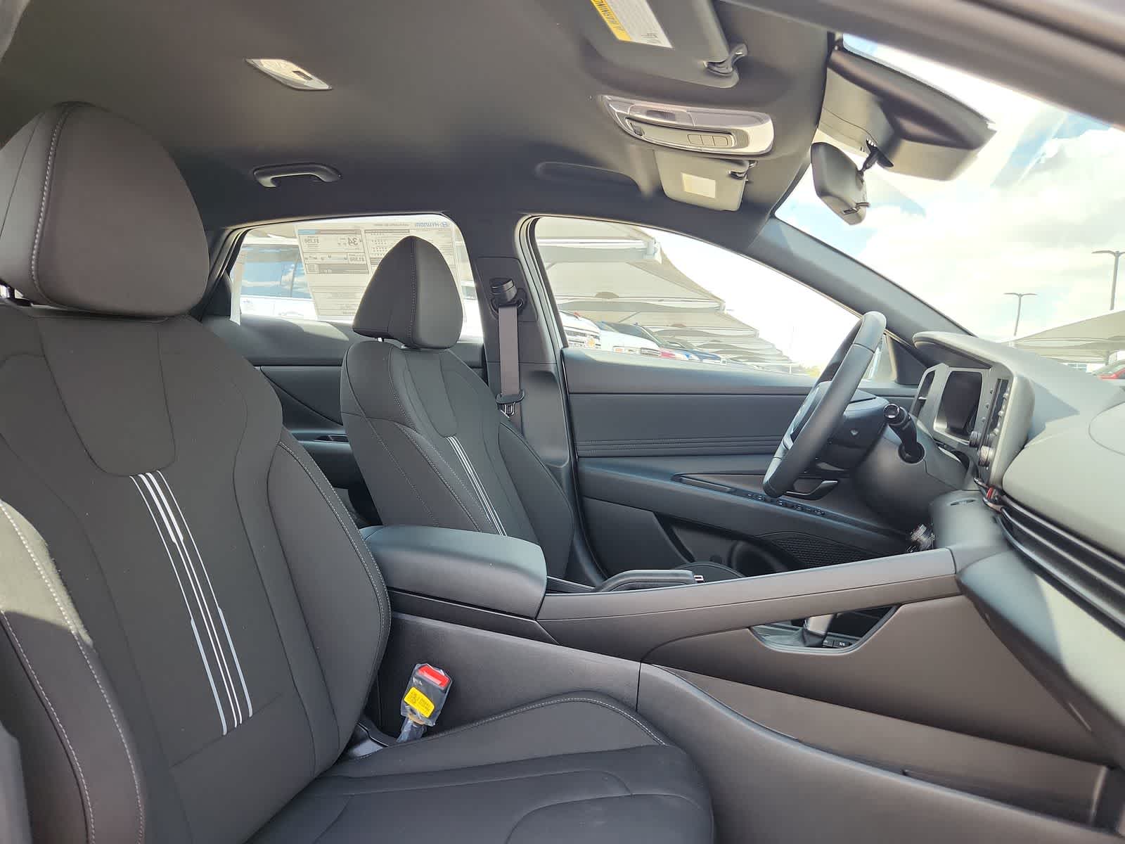 Thumbnail: 2025 Hyundai Elantra - 18