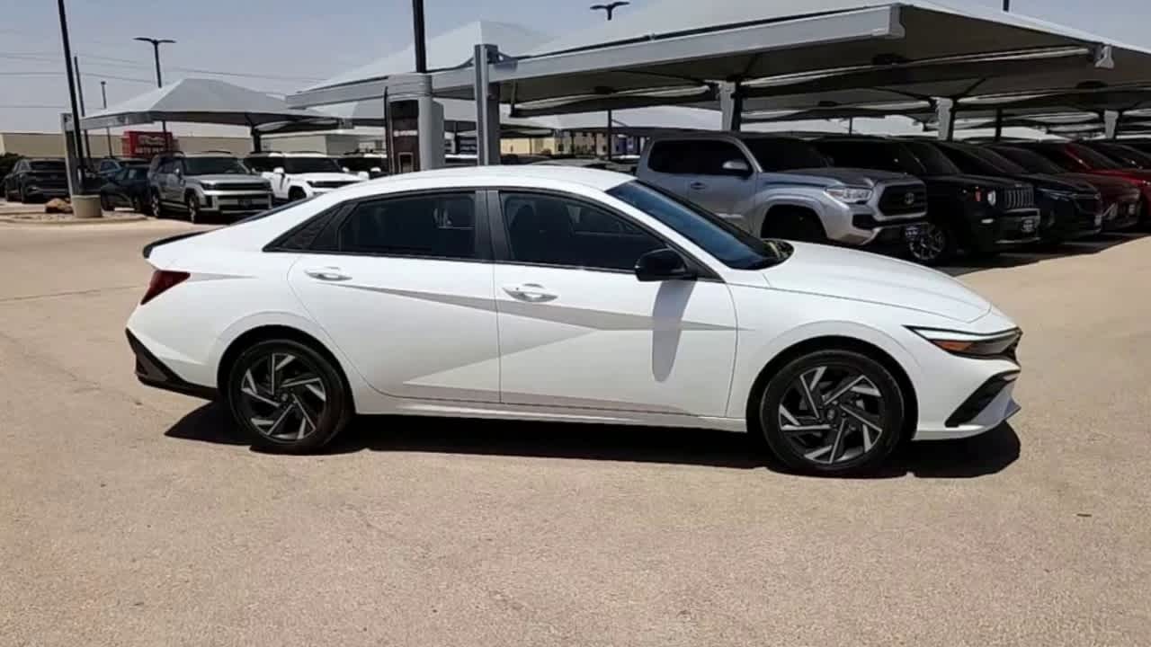 Thumbnail: 2025 Hyundai Elantra - 9