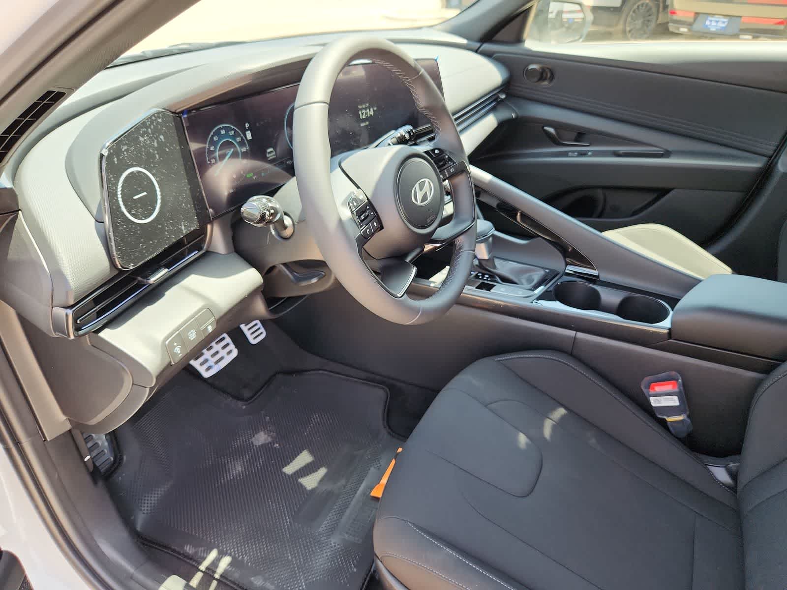 Thumbnail: 2025 Hyundai Elantra - 10