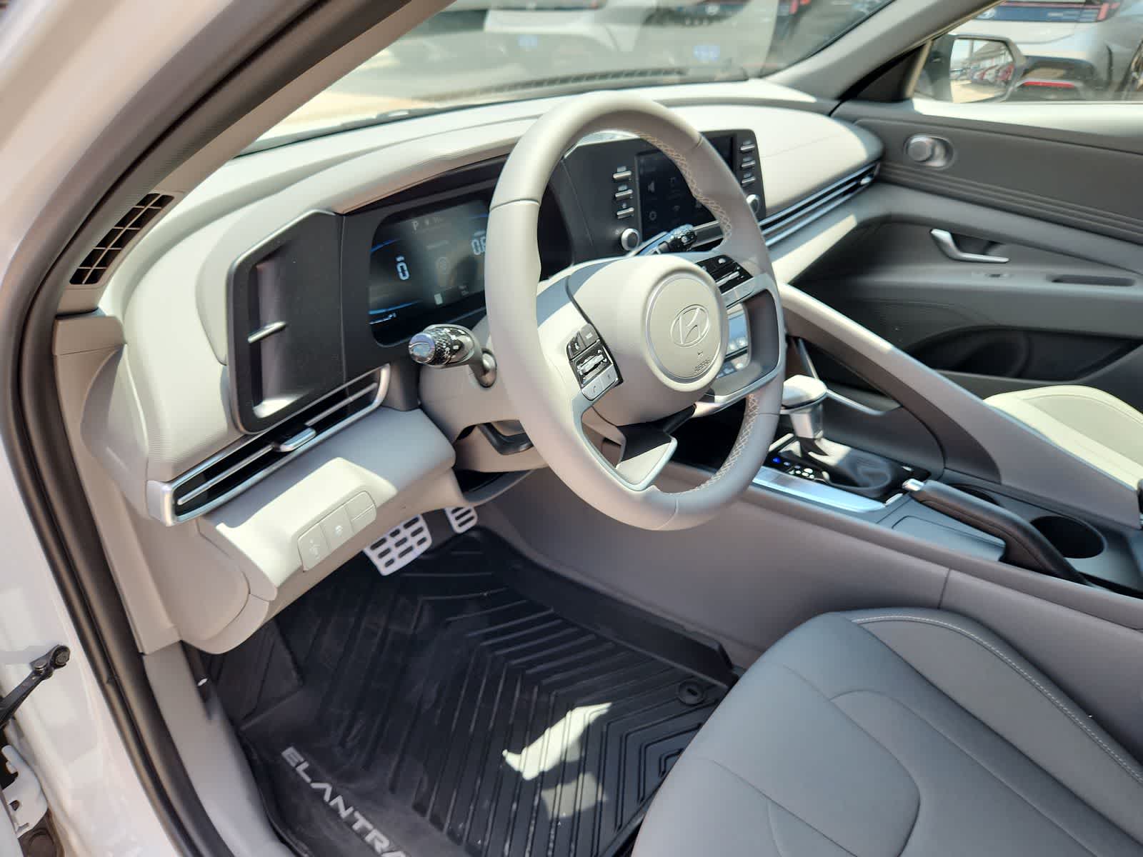 Thumbnail: 2025 Hyundai Elantra - 10