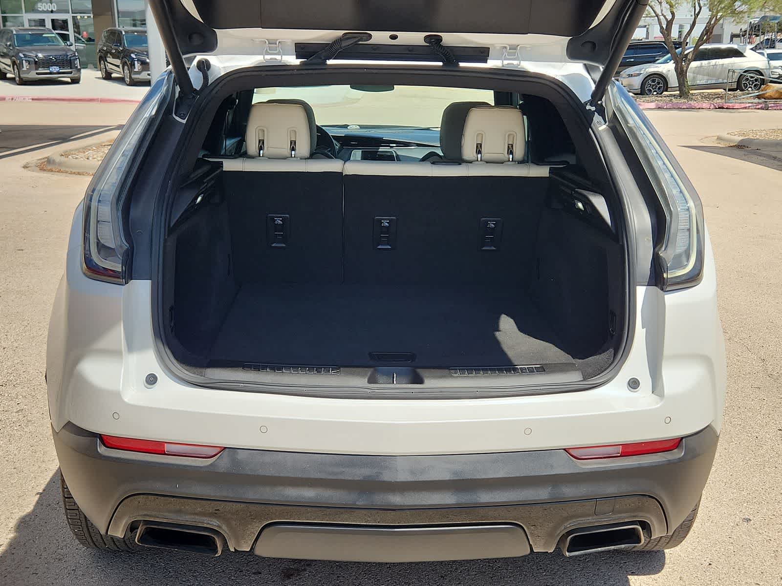 Thumbnail: 2021 Cadillac XT4 - 23